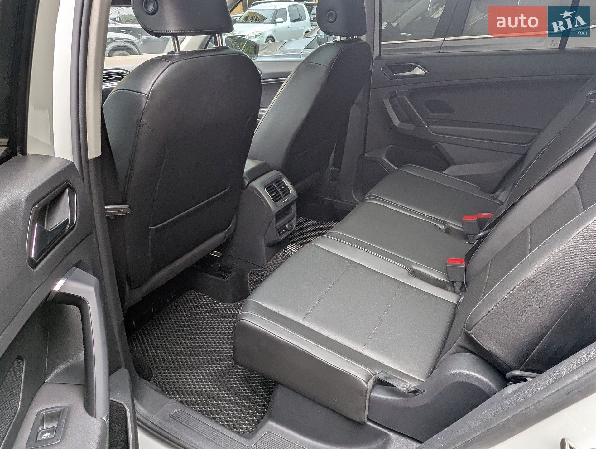 Volkswagen Tiguan Allspace 2018 VIN 3VV2B7AX7JM131093 фото оголошення 9 з 14