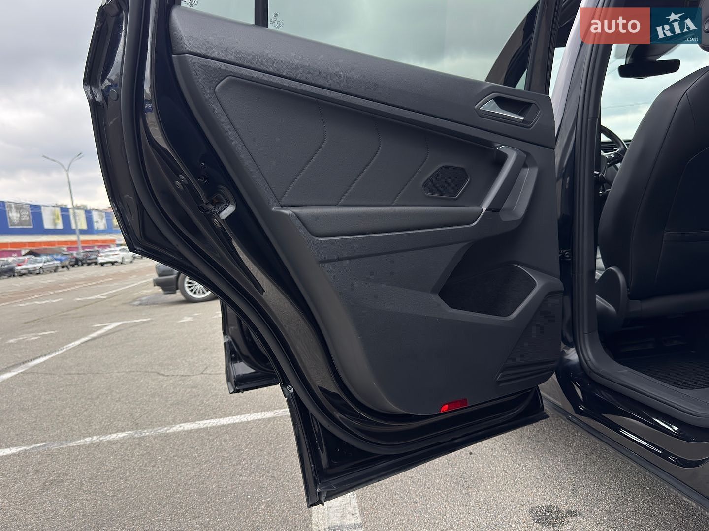 Volkswagen Tiguan Allspace 2019 VIN 3VV4B7AX4KM016929 фото оголошення 33 з 42