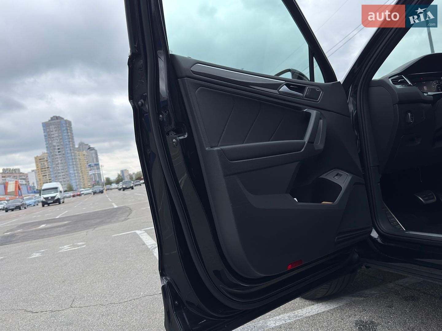 Volkswagen Tiguan Allspace 2019 VIN 3VV4B7AX4KM016929 фото оголошення 35 з 42