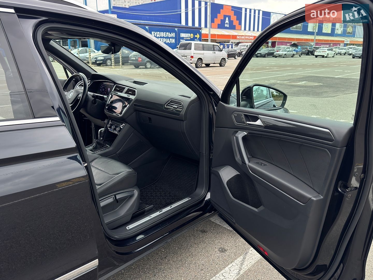 Volkswagen Tiguan Allspace 2019 VIN 3VV4B7AX4KM016929 фото оголошення 32 з 42