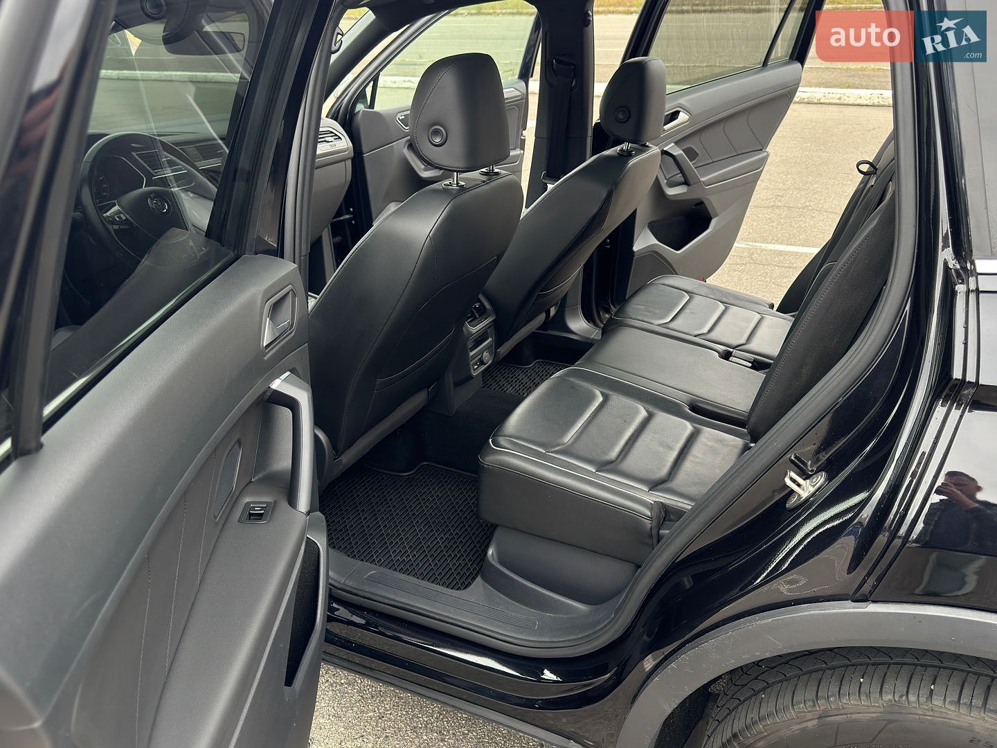 Volkswagen Tiguan Allspace 2019 VIN 3VV4B7AX4KM016929 фото оголошення 34 з 42