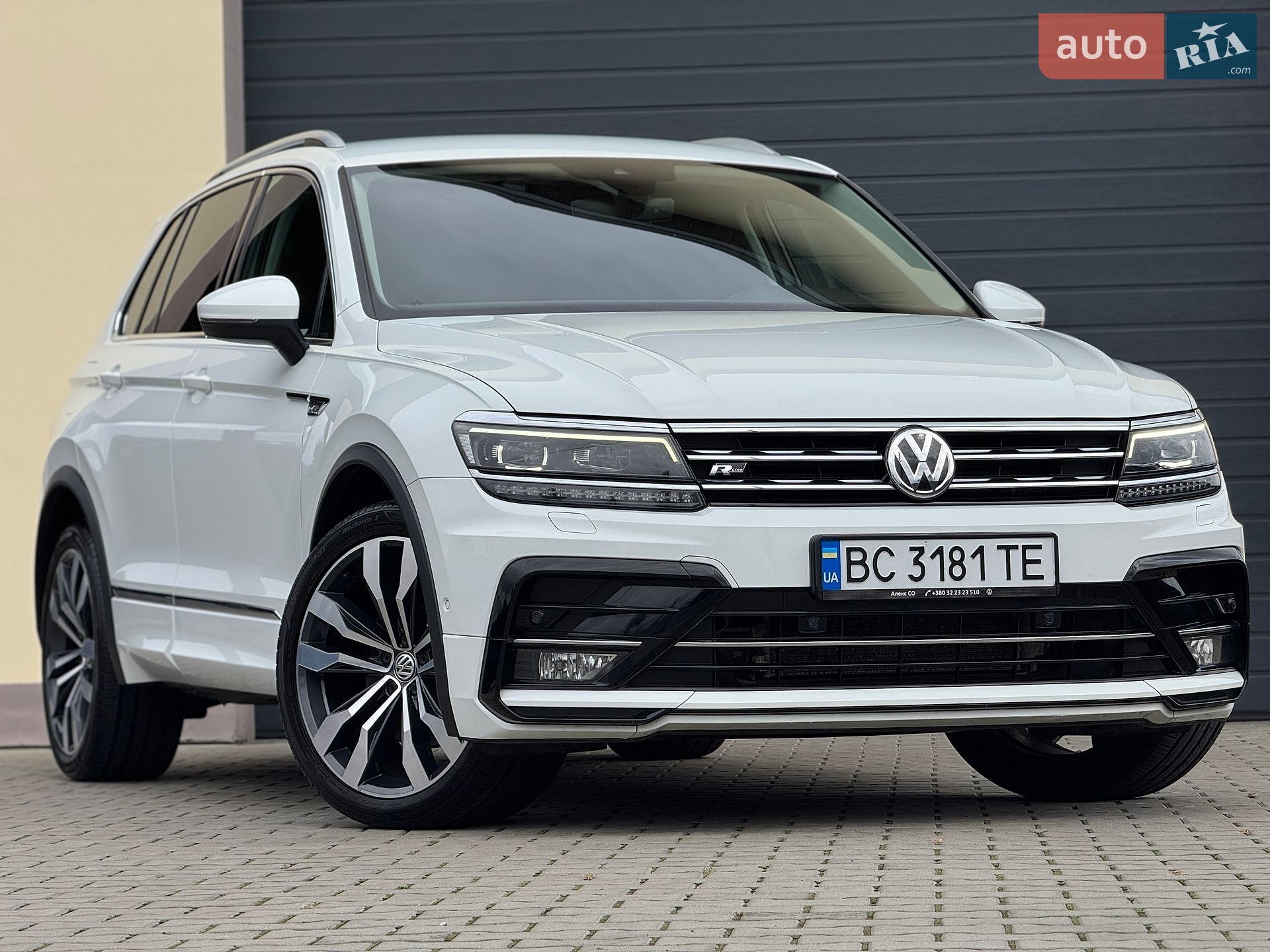 Volkswagen Tiguan 2019 VIN WVGZZZ5NZLW814441 фото оголошення 3 з 101