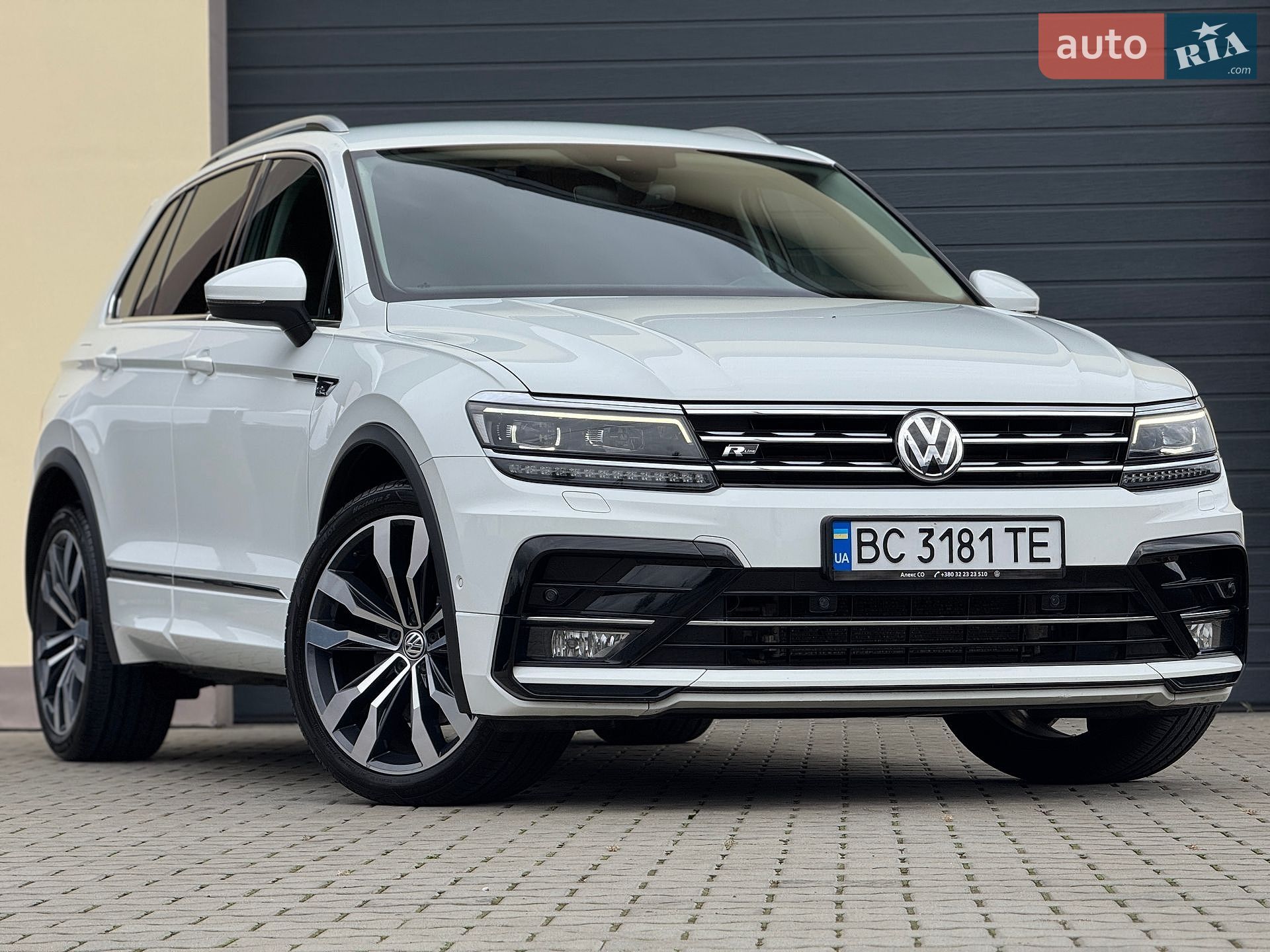Volkswagen Tiguan 2019 VIN WVGZZZ5NZLW814441 фото оголошення 4 з 101