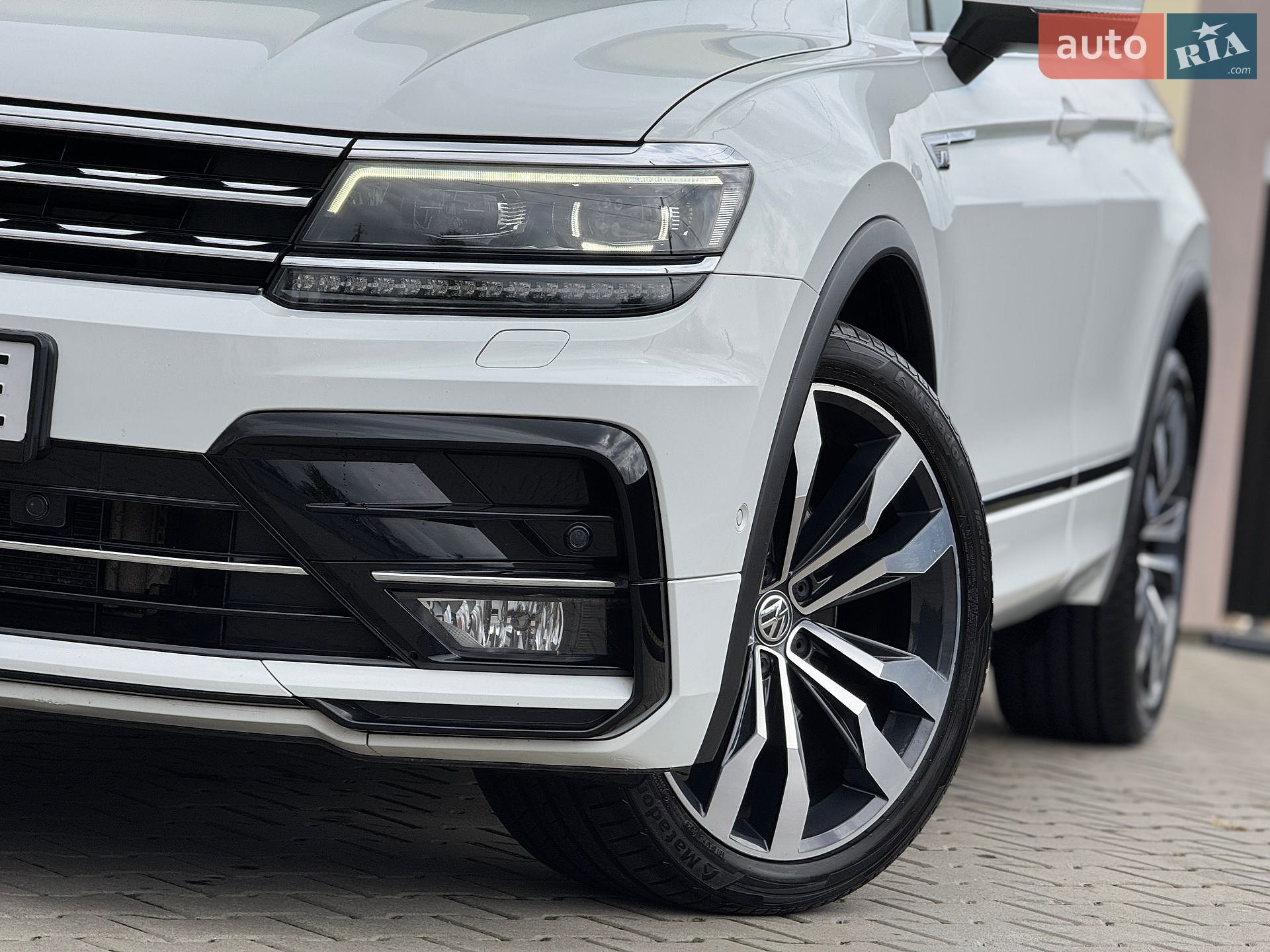 Volkswagen Tiguan 2019 VIN WVGZZZ5NZLW814441 фото оголошення 16 з 101