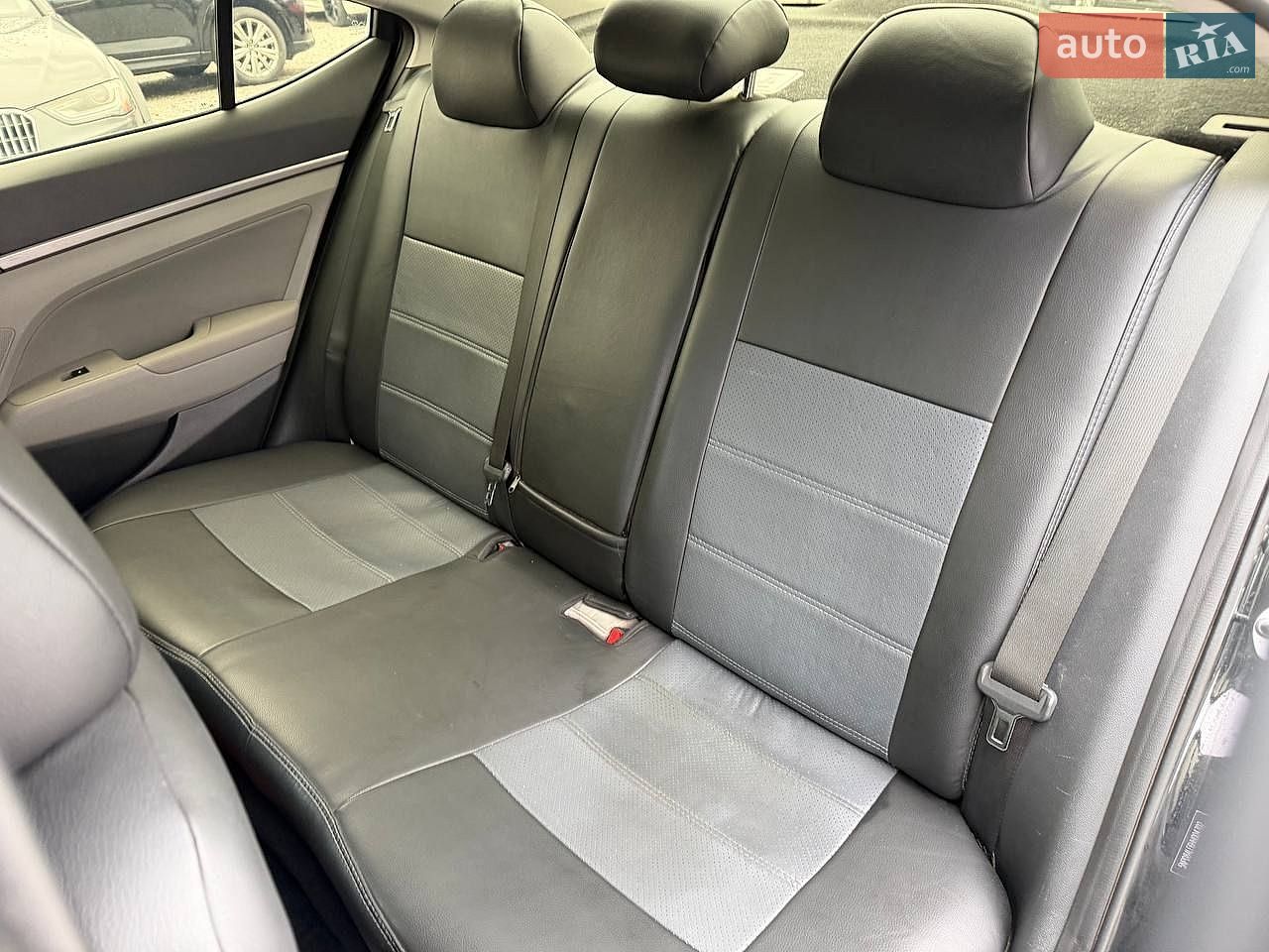 Hyundai Elantra 2016 VIN 5NPD84LF6HH004702 фото оголошення 13 з 23