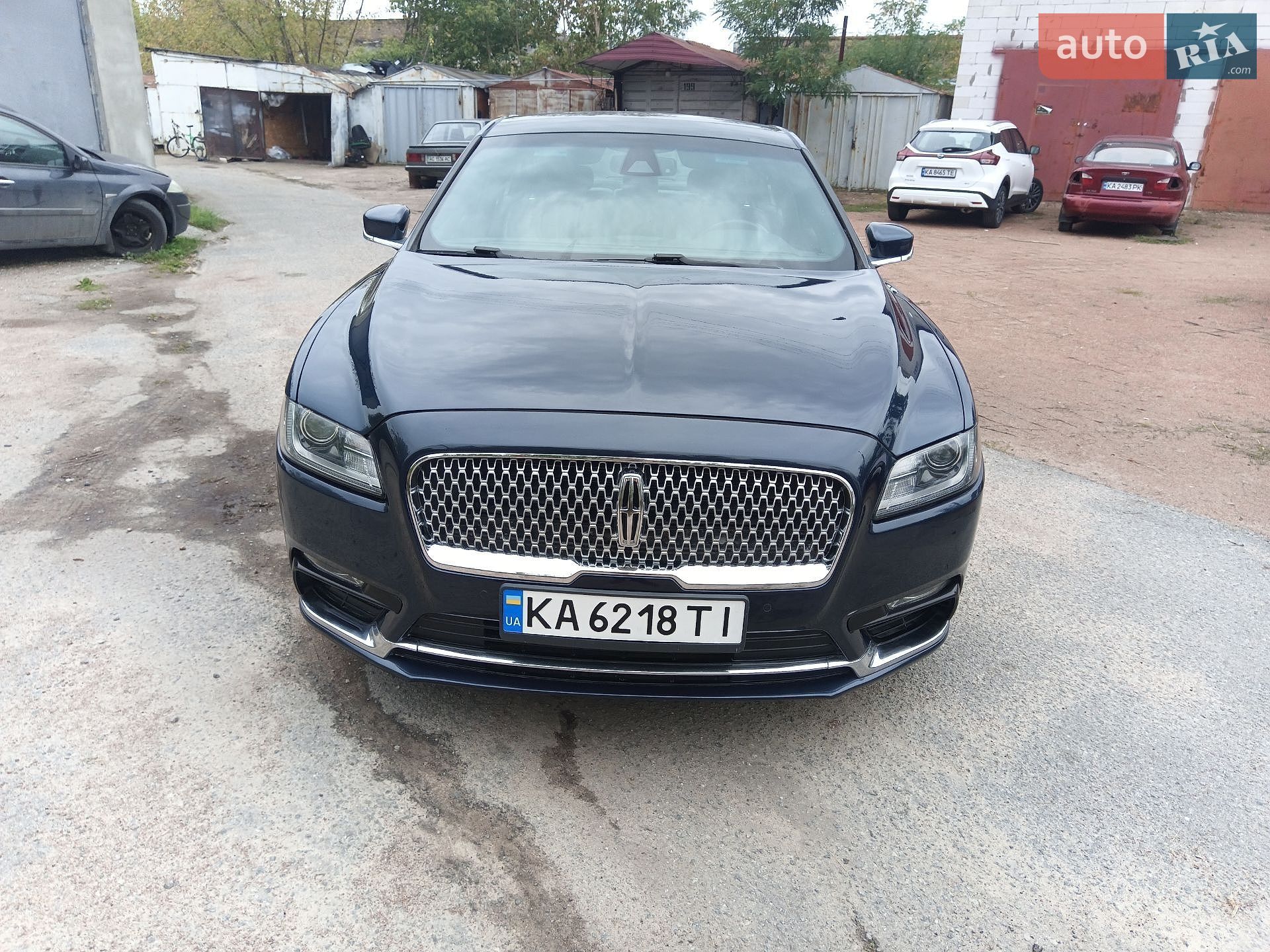 Lincoln Continental 2017 VIN 1LN6L9NC1H5629480 фото оголошення 2 з 13