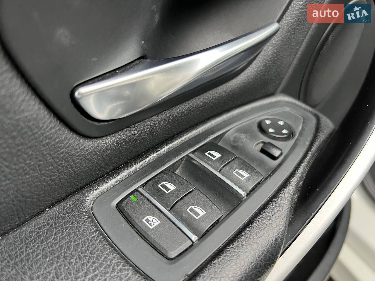 BMW 3 Series 2017 VIN WBA8A3C3XHK692448 фото оголошення 16 з 20