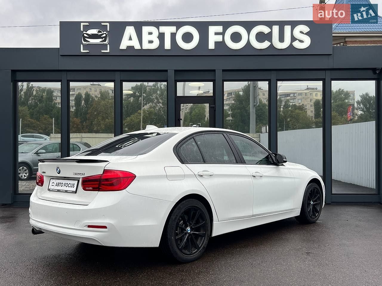 BMW 3 Series 2017 VIN WBA8A3C3XHK692448 фото оголошення 5 з 20