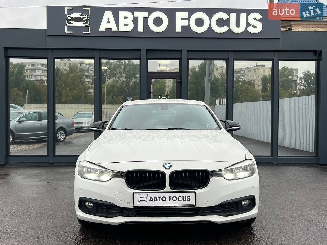 BMW 3 Series 2017 VIN WBA8A3C3XHK692448 фото оголошення 2 з 20