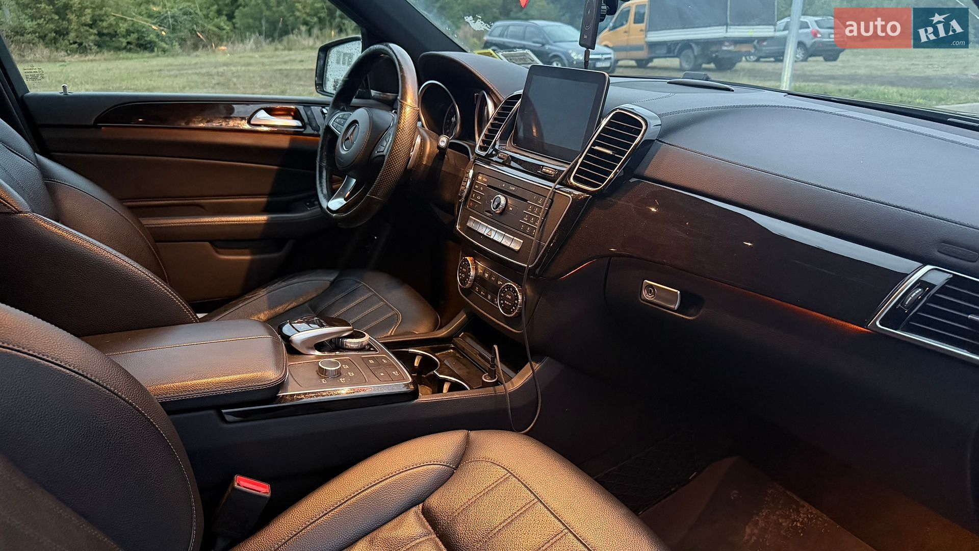 Mercedes-Benz GLS-Class 2017 VIN 4JGDF6EE8HA938174 фото оголошення 12 з 19