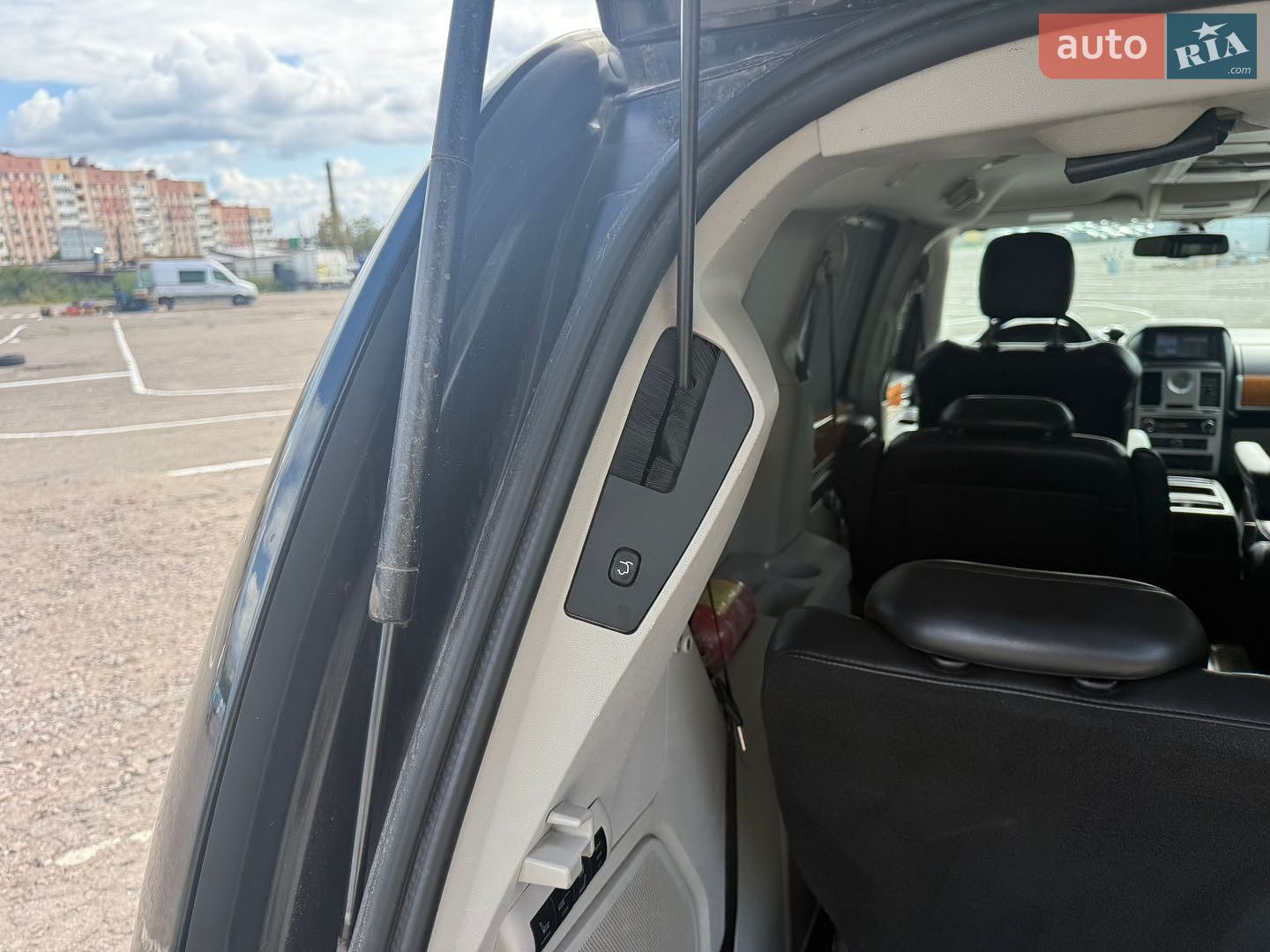 Chrysler Gr.voyager 2008 VIN 1A8HSH4918B142287 фото оголошення 15 з 25