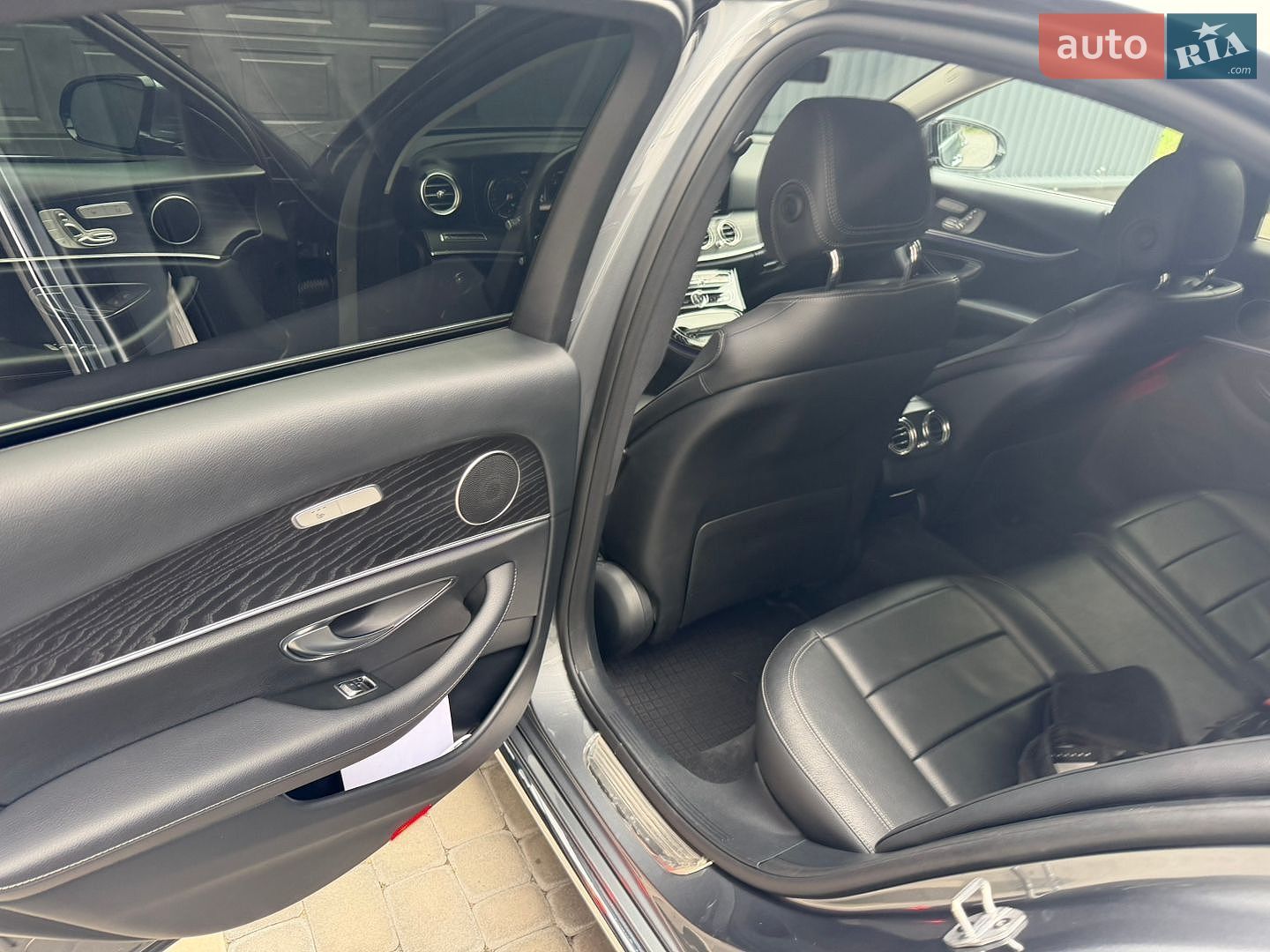 Mercedes-Benz E-Class 2018 VIN WDDZF0FB5JA476261 фото оголошення 4 з 18