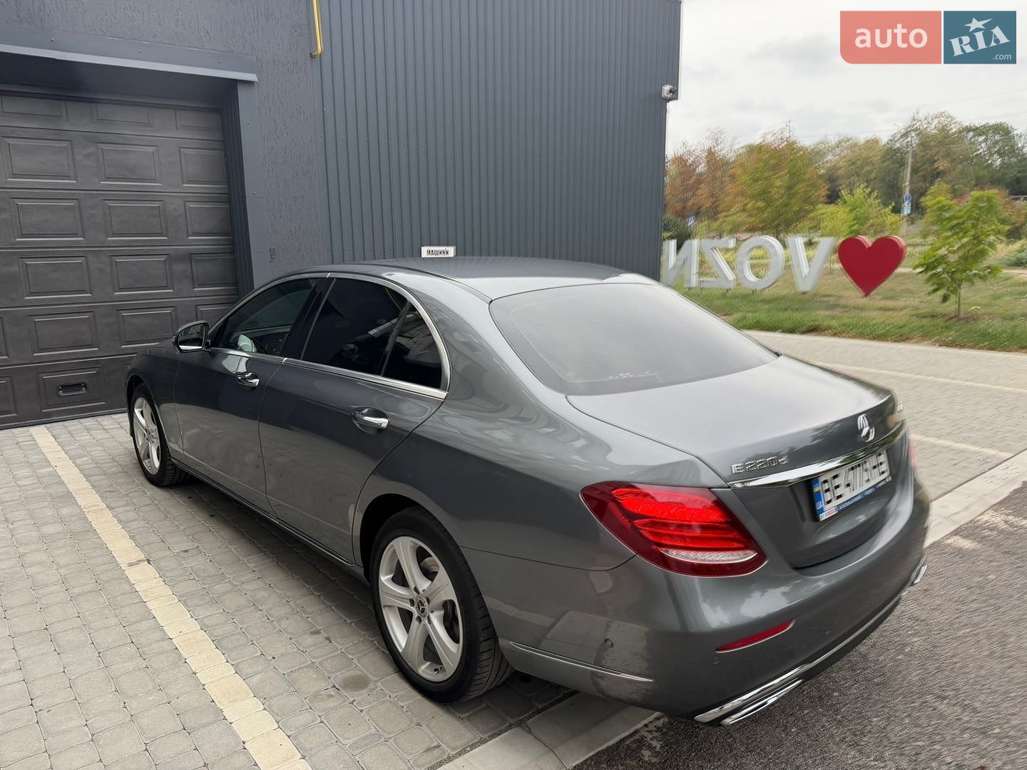 Mercedes-Benz E-Class 2018 VIN WDDZF0FB5JA476261 фото оголошення 5 з 18