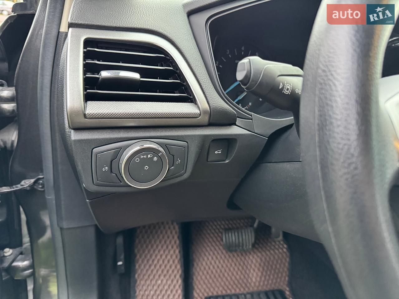 Ford Fusion 2020 VIN 3FA6P0G71LR197358 фото оголошення 5 з 14