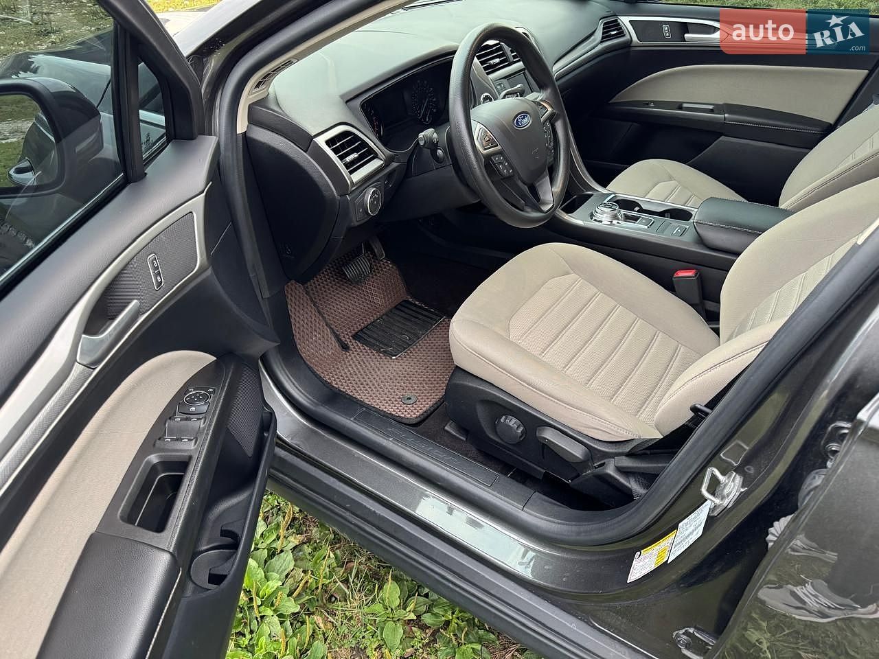Ford Fusion 2020 VIN 3FA6P0G71LR197358 фото оголошення 10 з 14