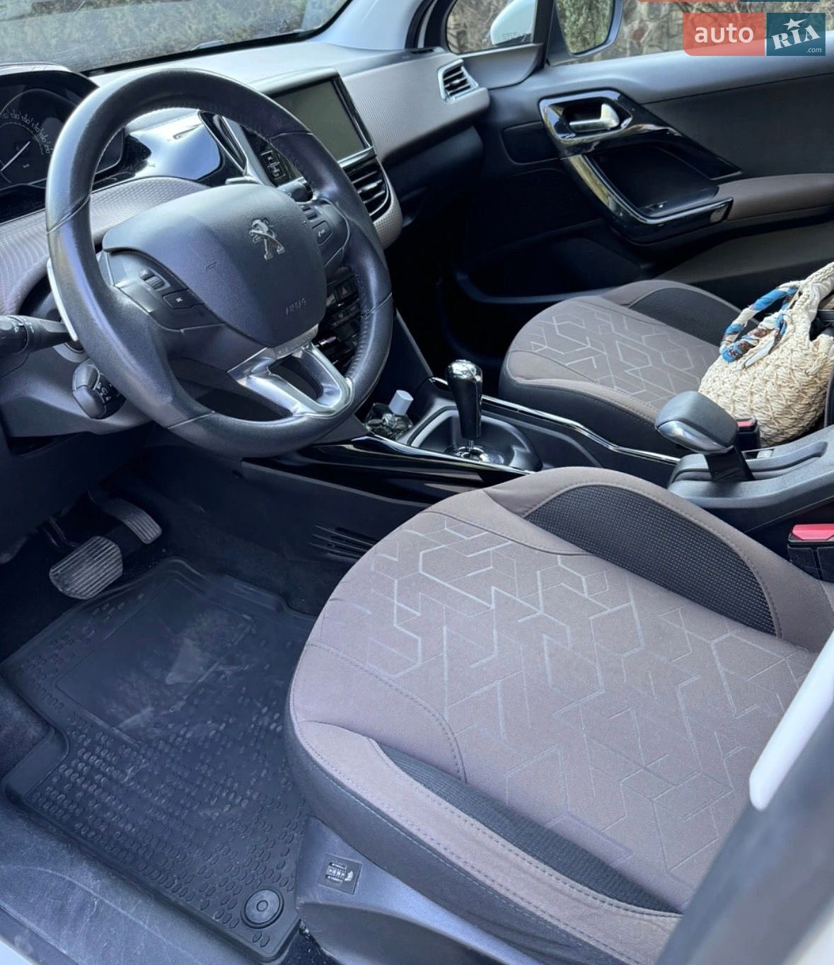 Peugeot 2008 2015 VIN VF3CUHMZ0FY120005 фото оголошення 4 з 8