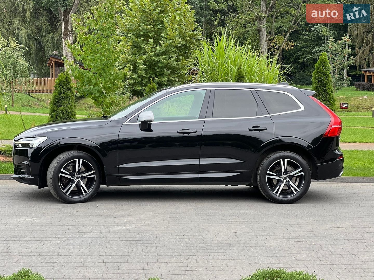Volvo XC60 2019 VIN YV1UZA8UDK1225649 фото оголошення 6 з 47