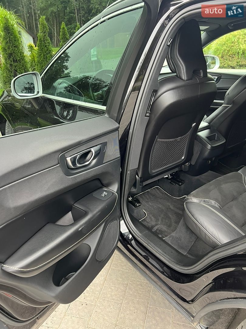Volvo XC60 2019 VIN YV1UZA8UDK1225649 фото оголошення 23 з 47