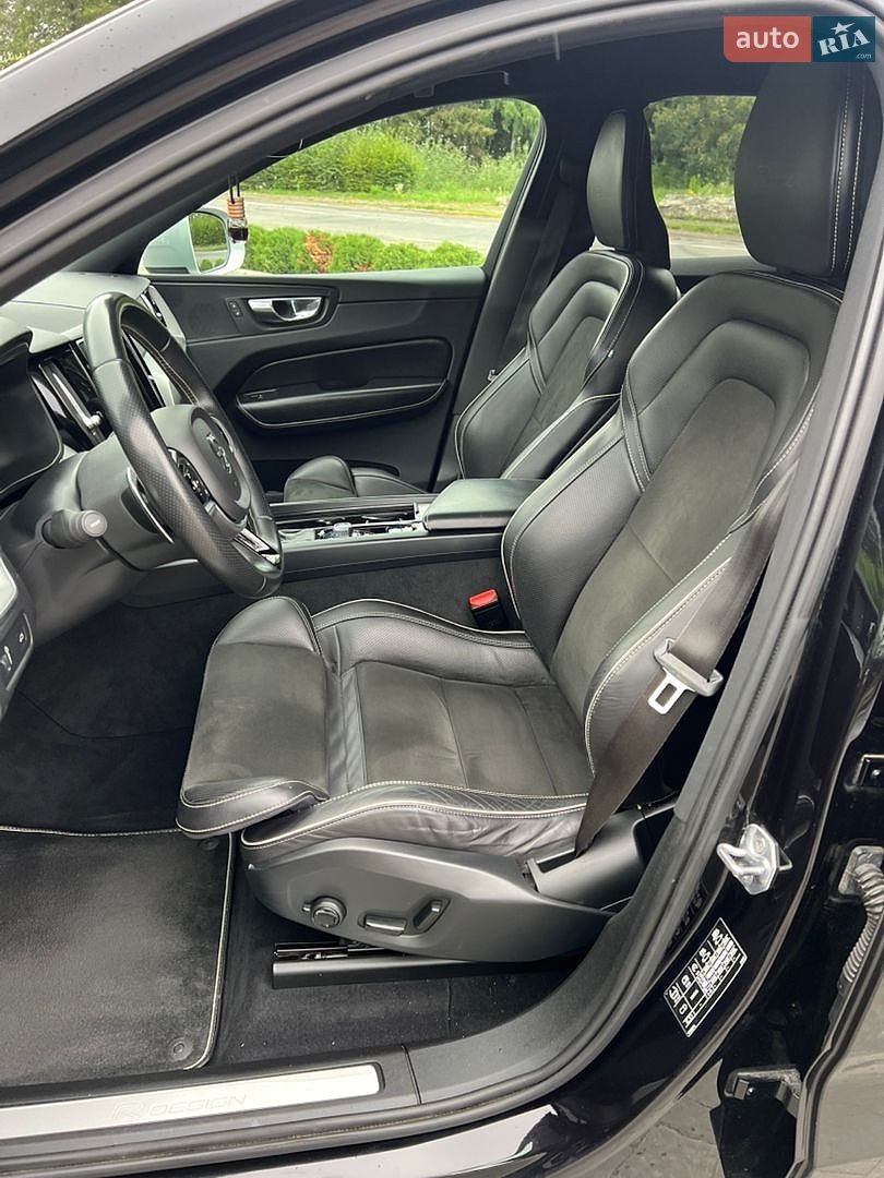 Volvo XC60 2019 VIN YV1UZA8UDK1225649 фото оголошення 4 з 47
