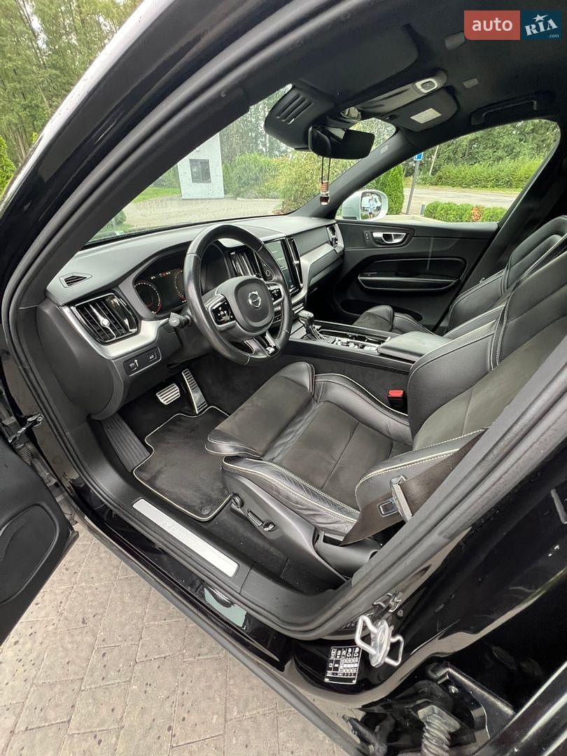 Volvo XC60 2019 VIN YV1UZA8UDK1225649 фото оголошення 25 з 47