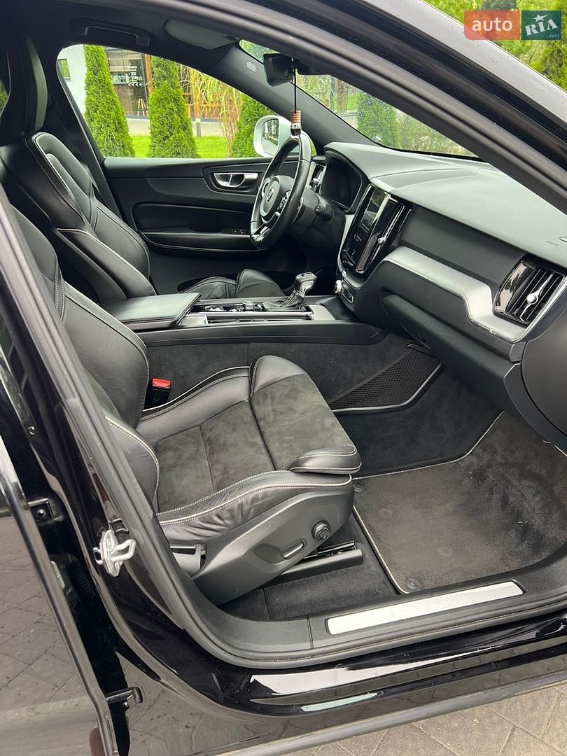 Volvo XC60 2019 VIN YV1UZA8UDK1225649 фото оголошення 26 з 47