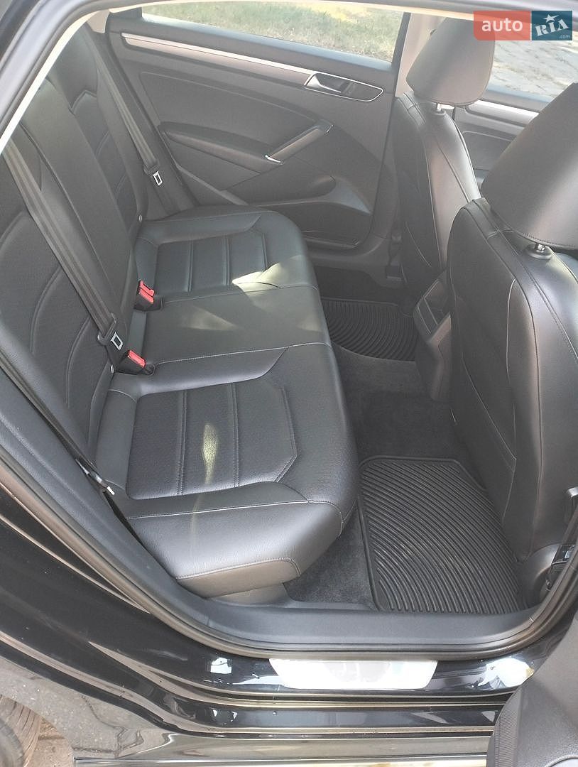 VOLKSWAGEN PASSAT 2016 VIN 1VWDT7A30HC030178 фото оголошення 8 з 17