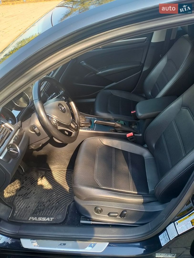 VOLKSWAGEN PASSAT 2016 VIN 1VWDT7A30HC030178 фото оголошення 12 з 17