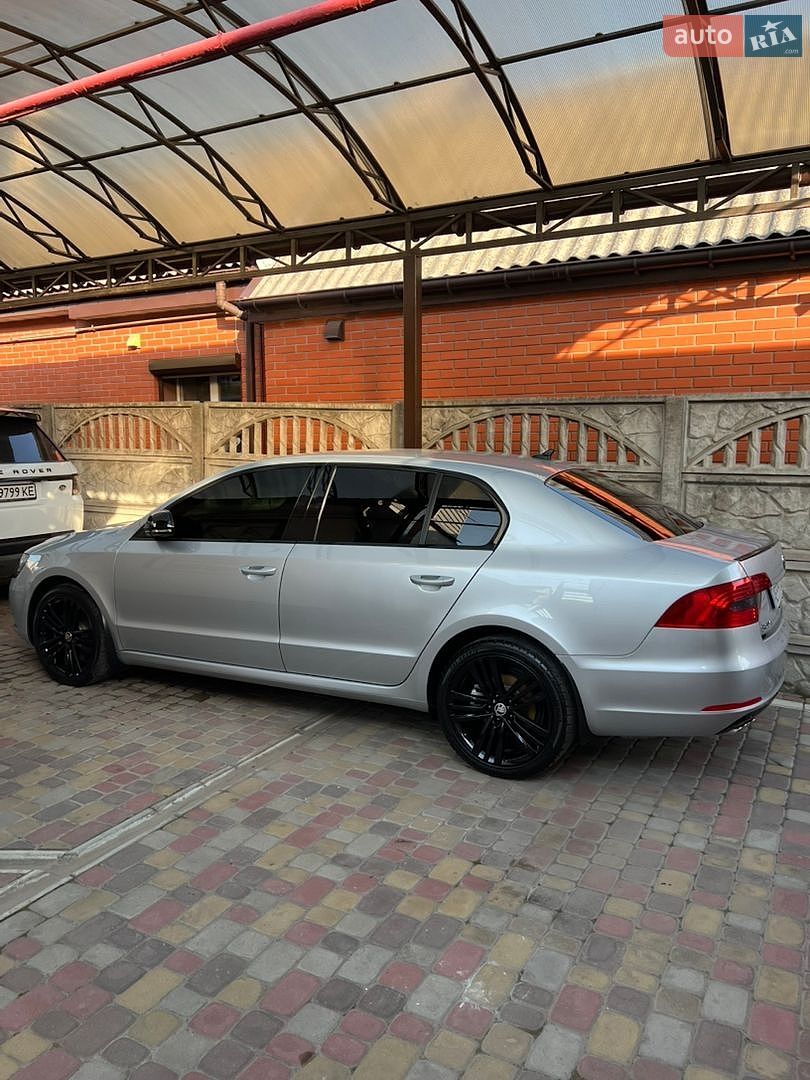 Skoda Superb 2013 VIN TMBAB43T9EB300336 фото оголошення 4 з 17