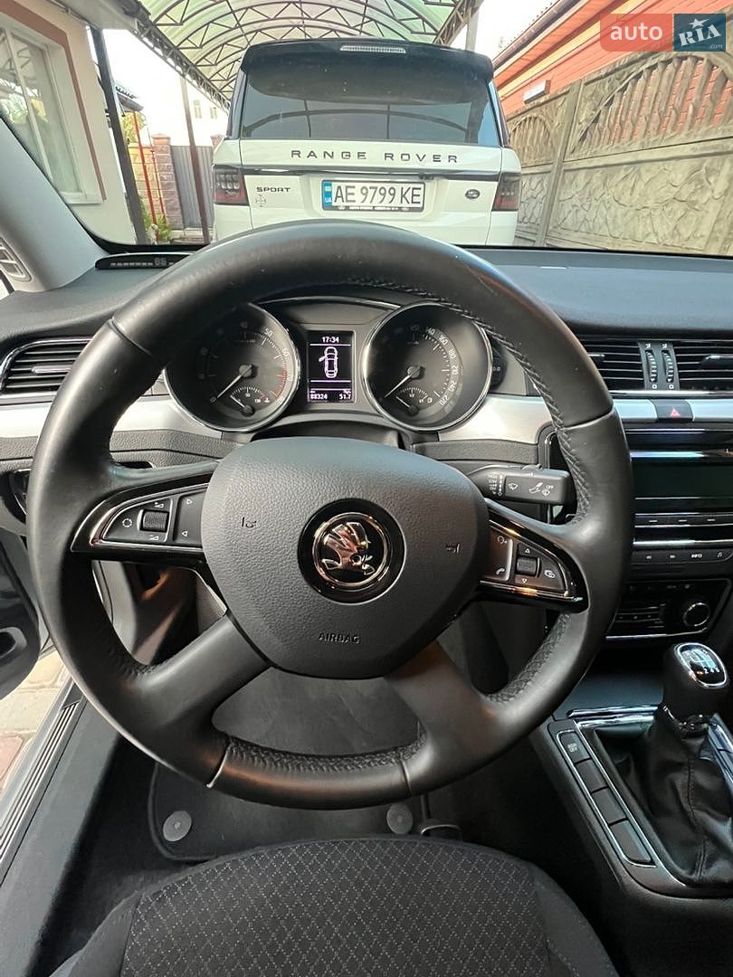 Skoda Superb 2013 VIN TMBAB43T9EB300336 фото оголошення 8 з 17