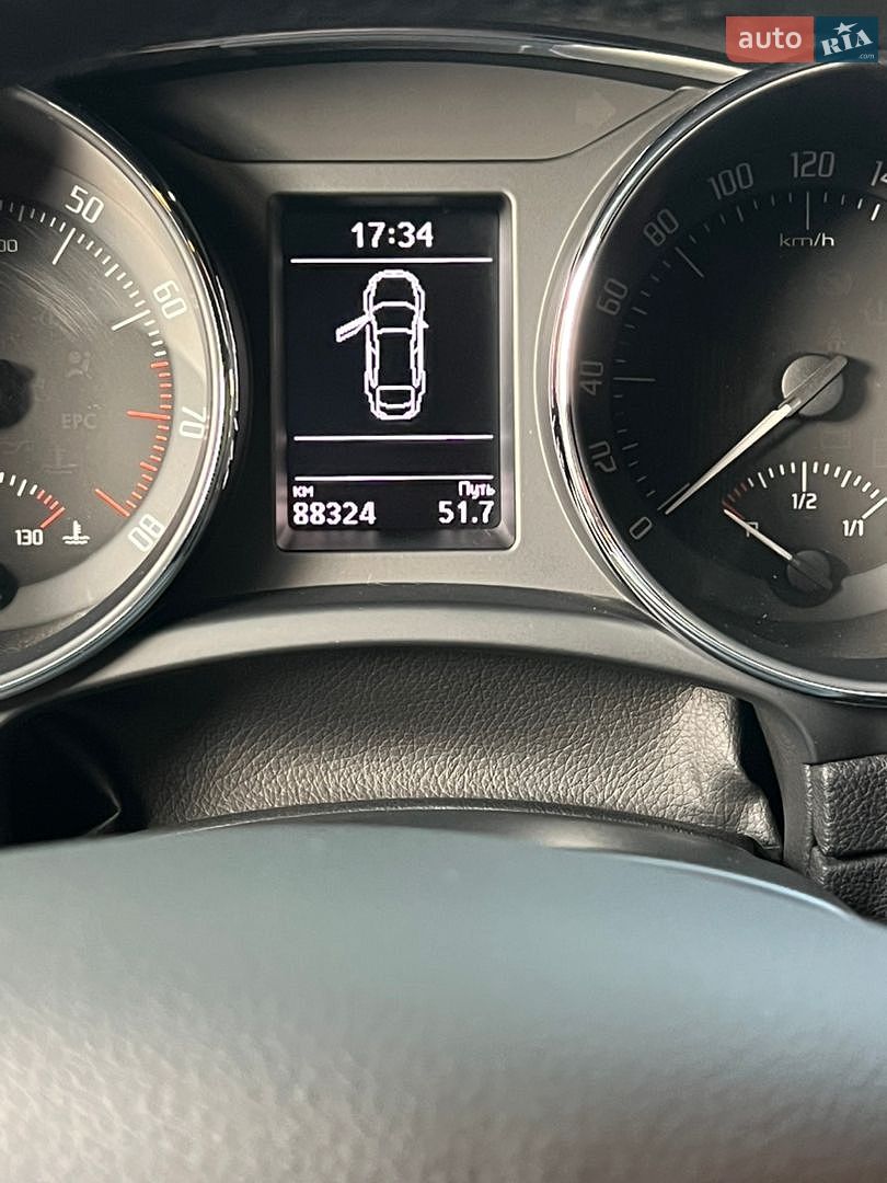 Skoda Superb 2013 VIN TMBAB43T9EB300336 фото оголошення 9 з 17