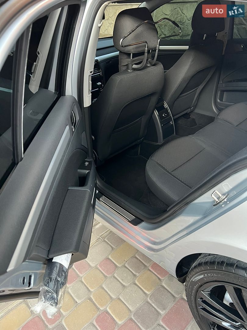 Skoda Superb 2013 VIN TMBAB43T9EB300336 фото оголошення 10 з 17