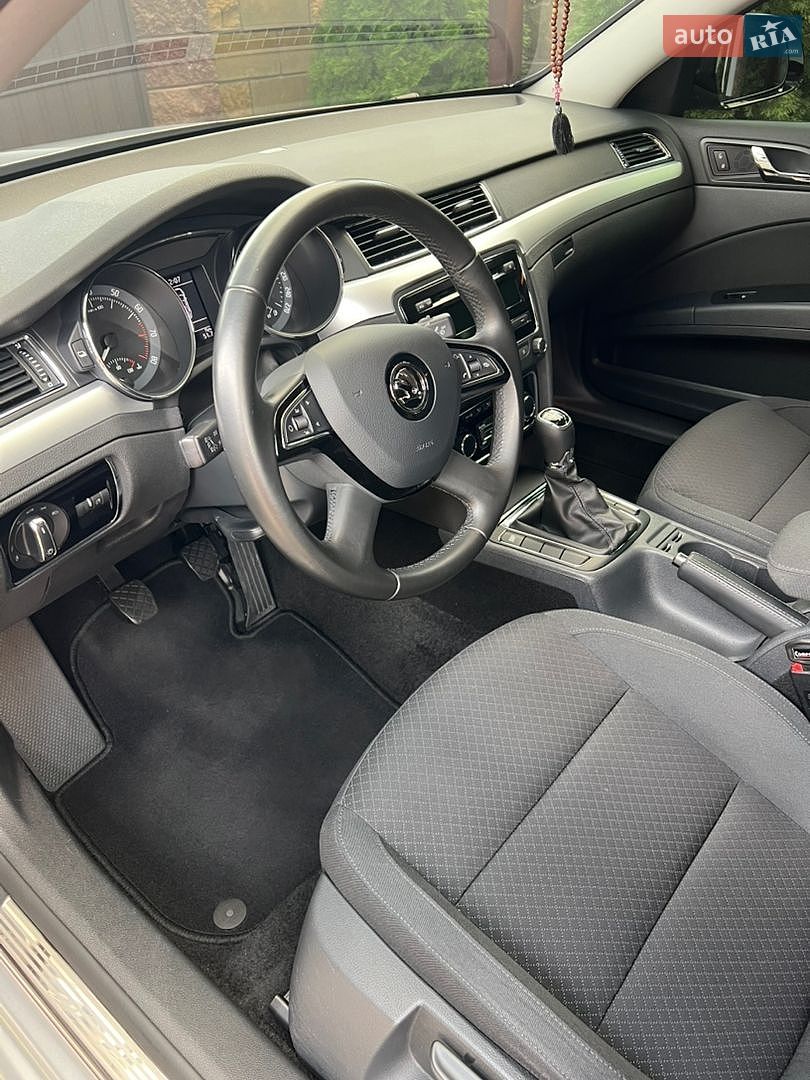 Skoda Superb 2013 VIN TMBAB43T9EB300336 фото оголошення 13 з 17