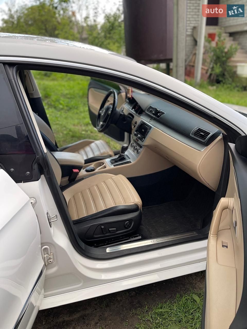 Volkswagen CC / Passat CC 2014 VIN WVWBN7AN5FE814413 фото оголошення 9 з 14