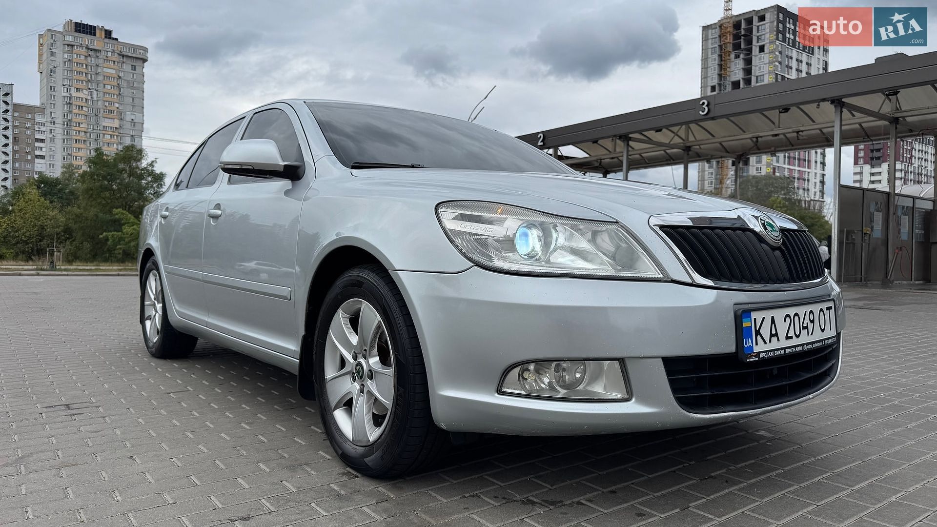 Skoda Octavia 2011 VIN TMBBT61Z3B8026726 фото оголошення 2 з 38