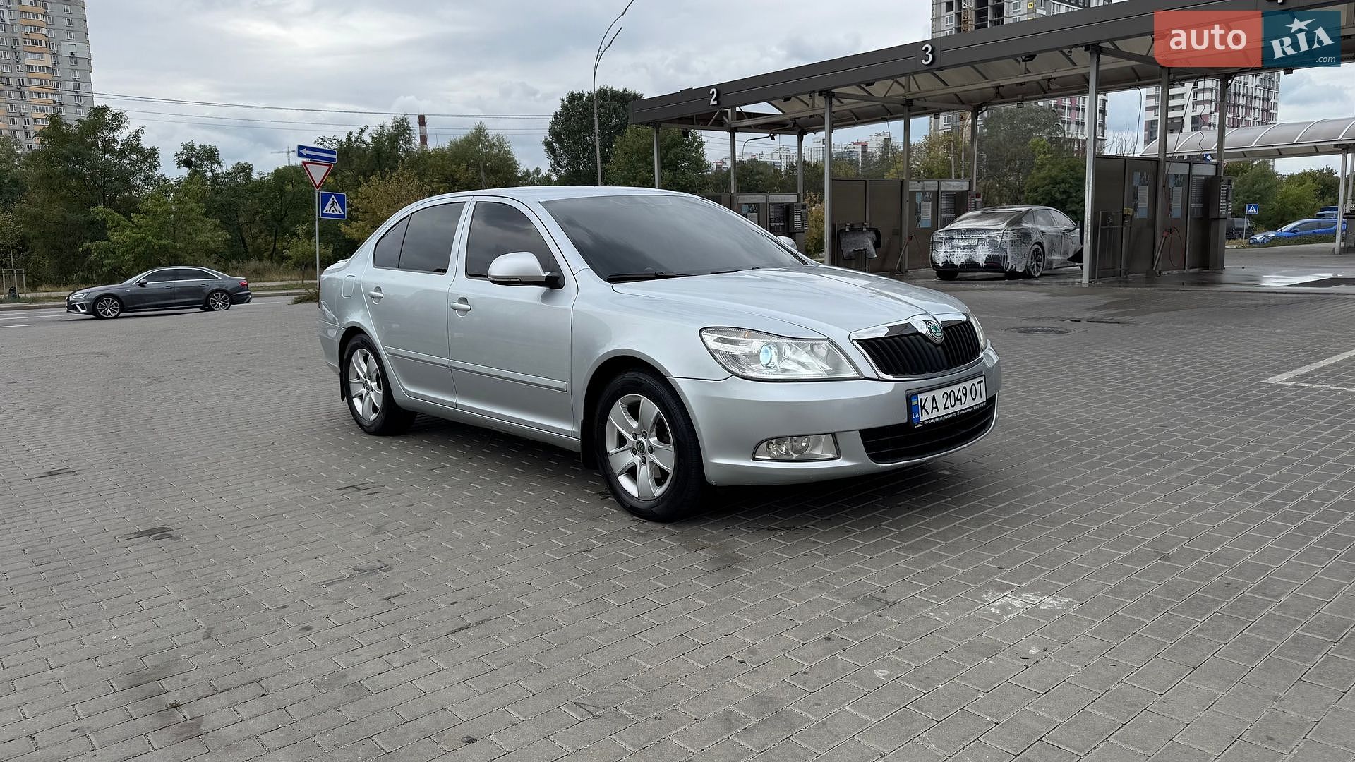 Skoda Octavia 2011 VIN TMBBT61Z3B8026726 фото оголошення 3 з 38