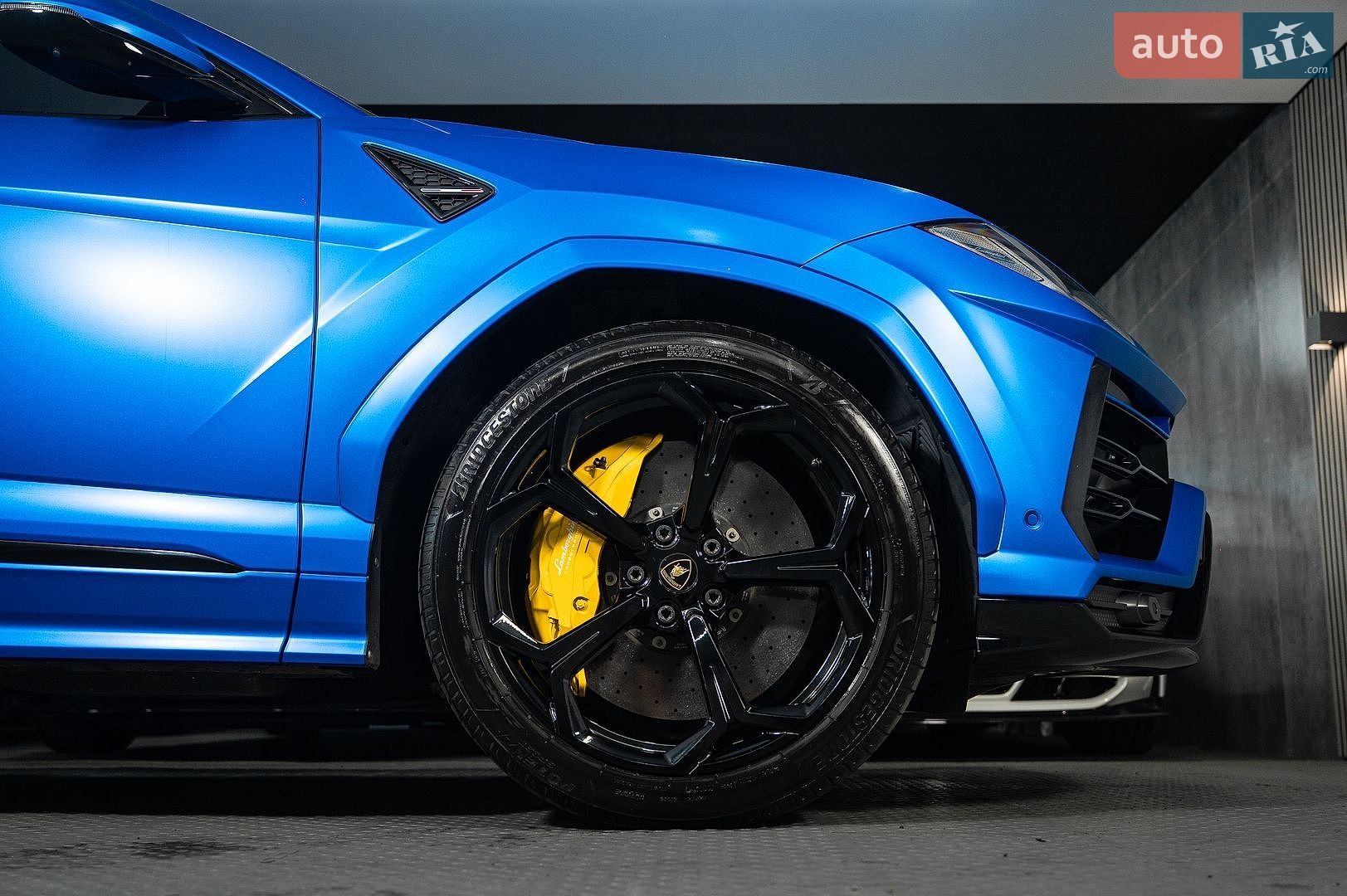 Lamborghini Urus 2019 VIN ZPBUA1ZL2LLA07643 фото оголошення 4 з 30