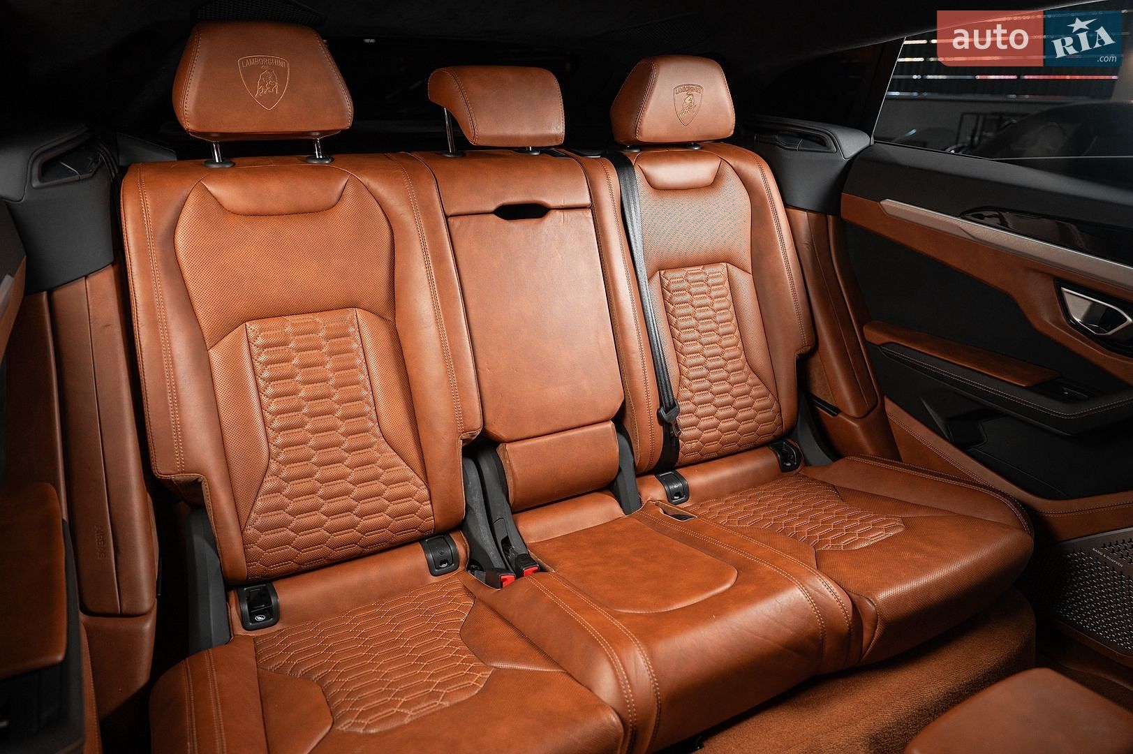 Lamborghini Urus 2019 VIN ZPBUA1ZL2LLA07643 фото оголошення 29 з 30