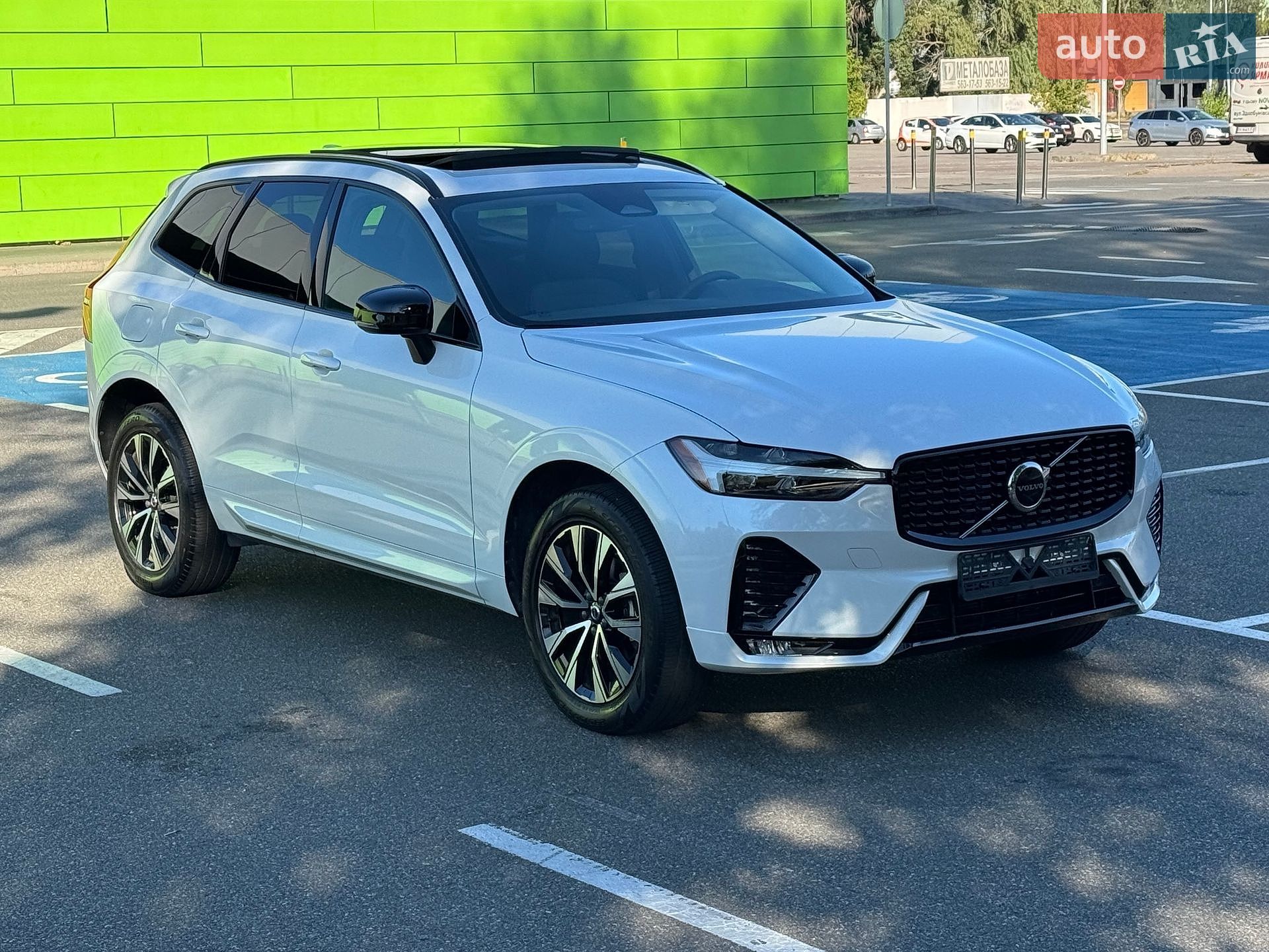 Volvo XC60 2023 VIN YV4L12RK5R1715757 фото оголошення 3 з 24