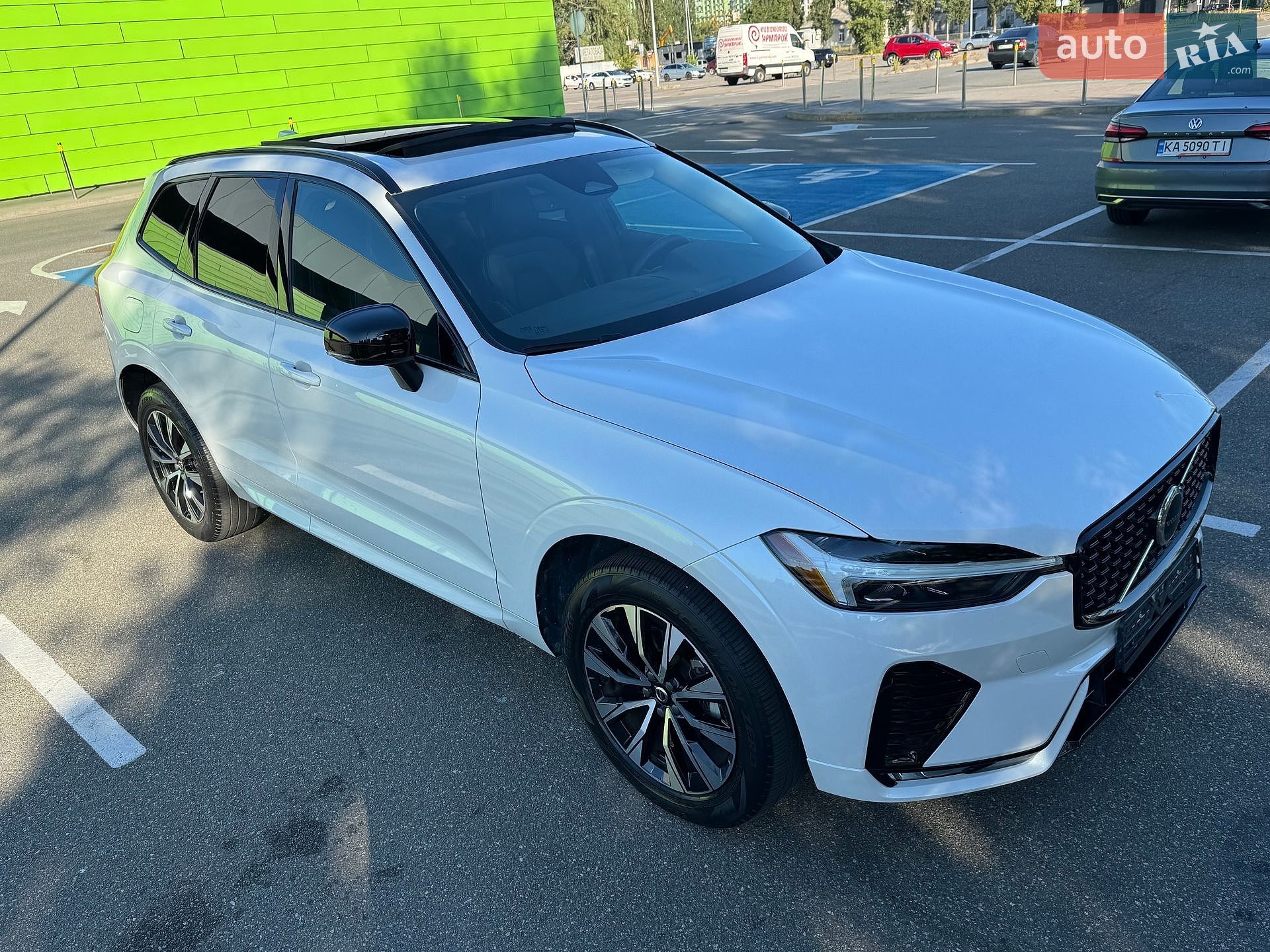 Volvo XC60 2023 VIN YV4L12RK5R1715757 фото оголошення 9 з 24