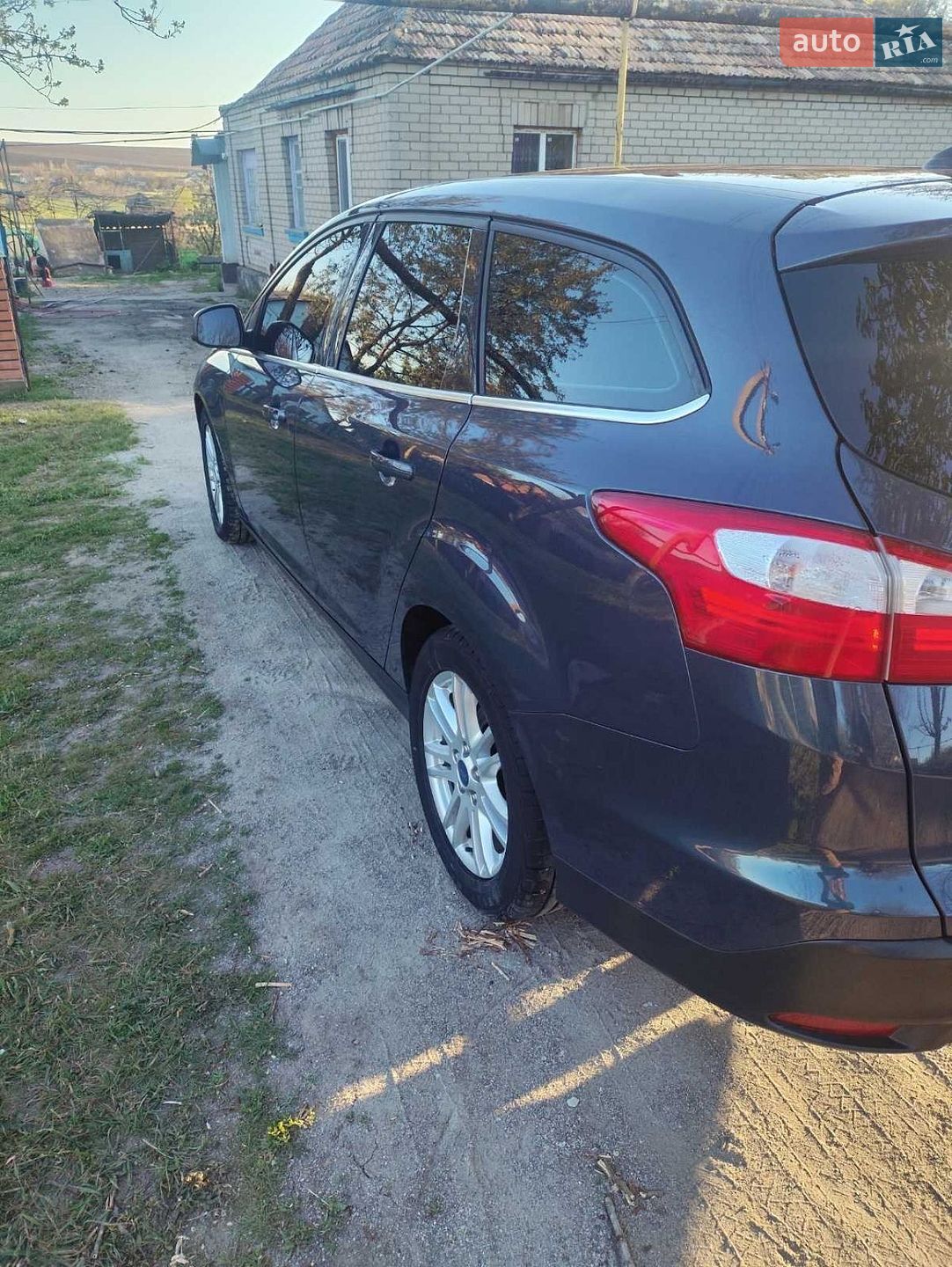 Ford Focus 2013 VIN WF0LXXGCBLDA18745 фото оголошення 3 з 24