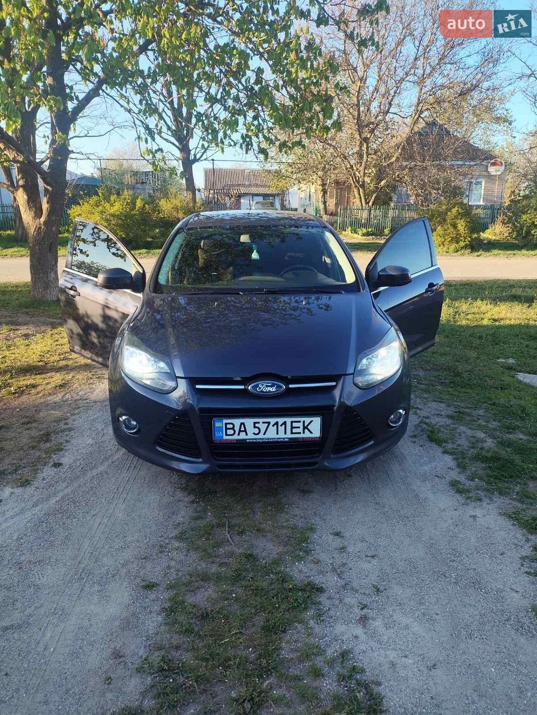 Ford Focus 2013 VIN WF0LXXGCBLDA18745 фото оголошення 4 з 24