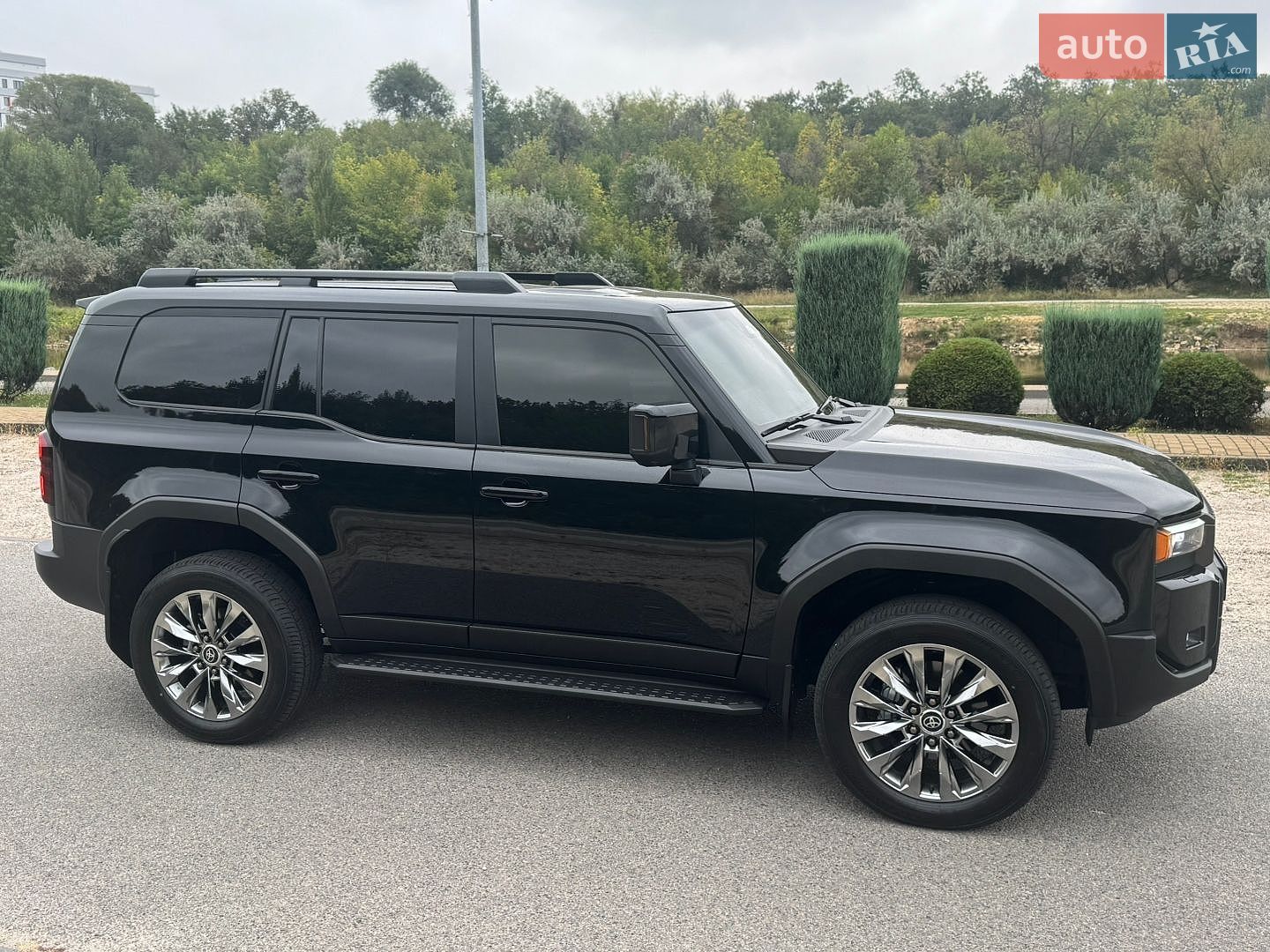 Toyota Land Cruiser Prado 2025 VIN JTEAR3AJ40K040472 фото оголошення 2 з 27