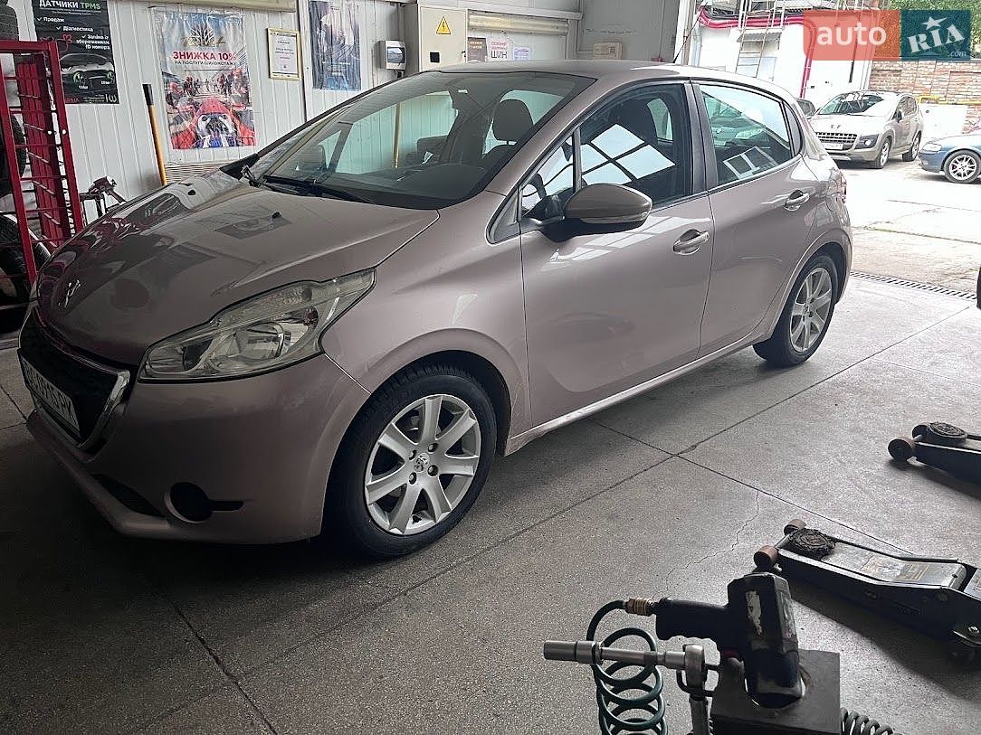 Peugeot 208 2012 VIN VF3CC8HR0CT097953 фото оголошення 14 з 15