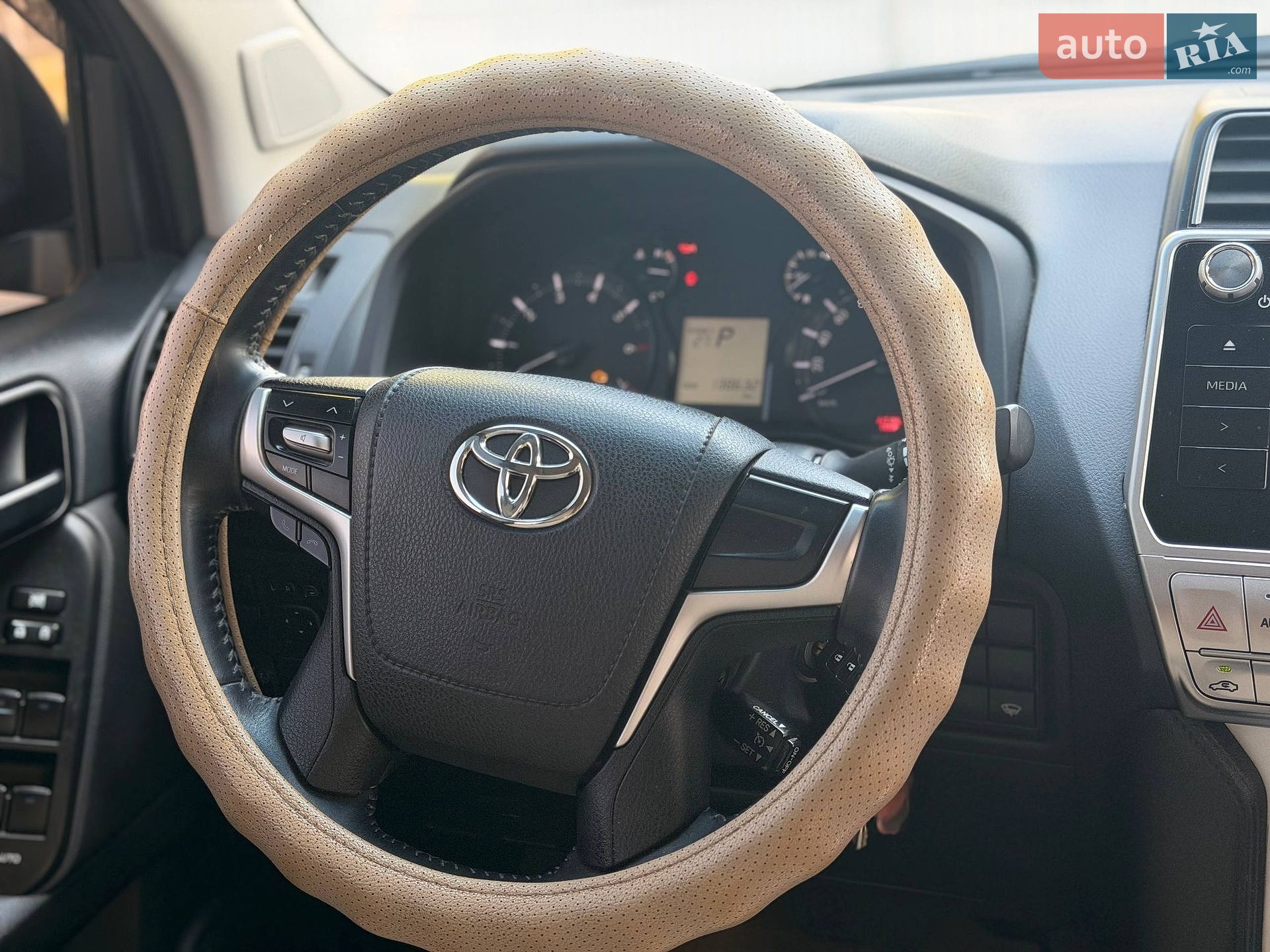 Toyota Land Cruiser Prado 2017 VIN JTEBX3FJ10K290741 фото оголошення 13 з 18