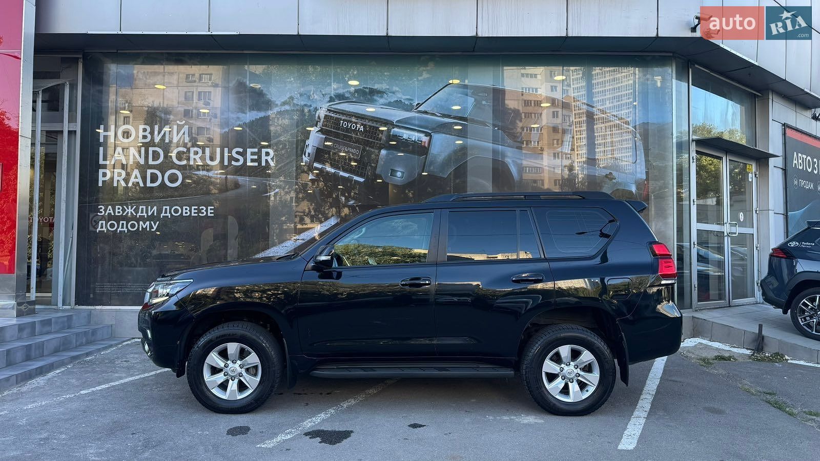 Toyota Land Cruiser Prado 2017 VIN JTEBR3FJ10K076620 фото оголошення 3 з 18