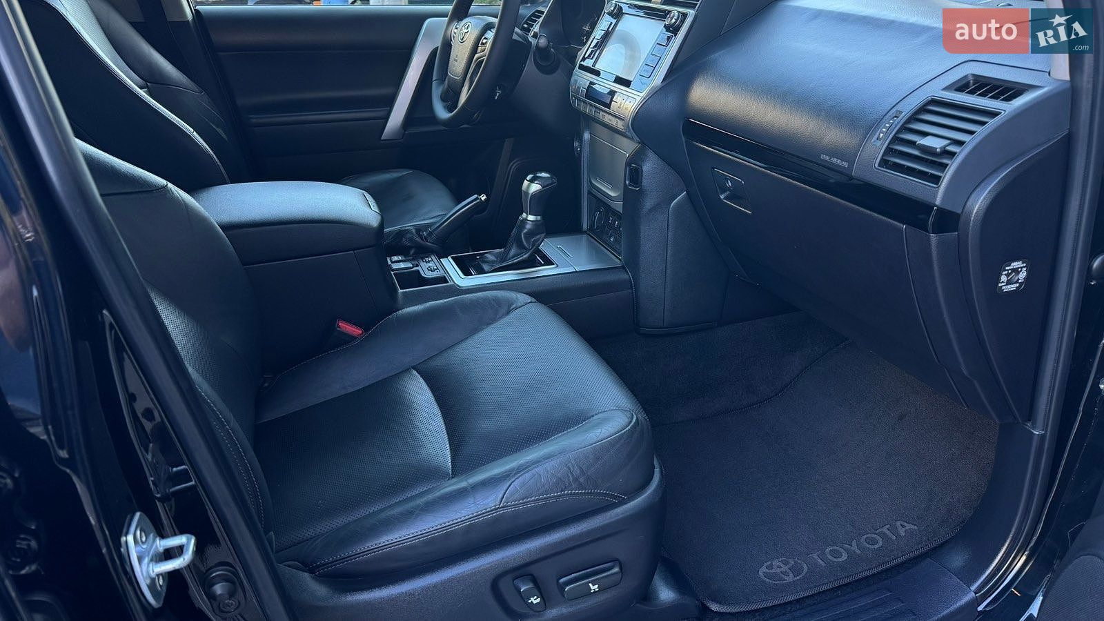 Toyota Land Cruiser Prado 2017 VIN JTEBR3FJ10K076620 фото оголошення 6 з 18