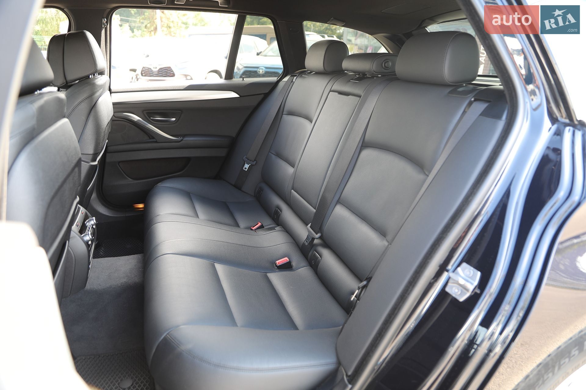 BMW 5 Series 2016 VIN WBA5K31030G586536 фото оголошення 8 з 32