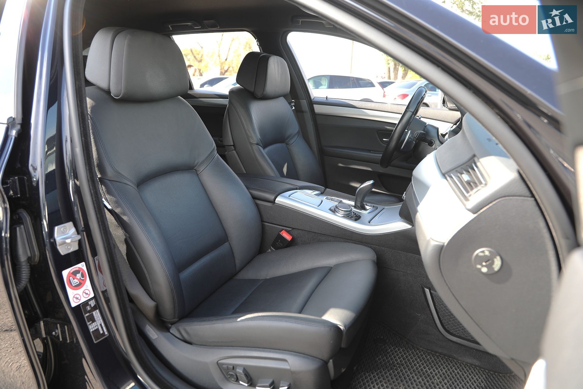 BMW 5 Series 2016 VIN WBA5K31030G586536 фото оголошення 10 з 32