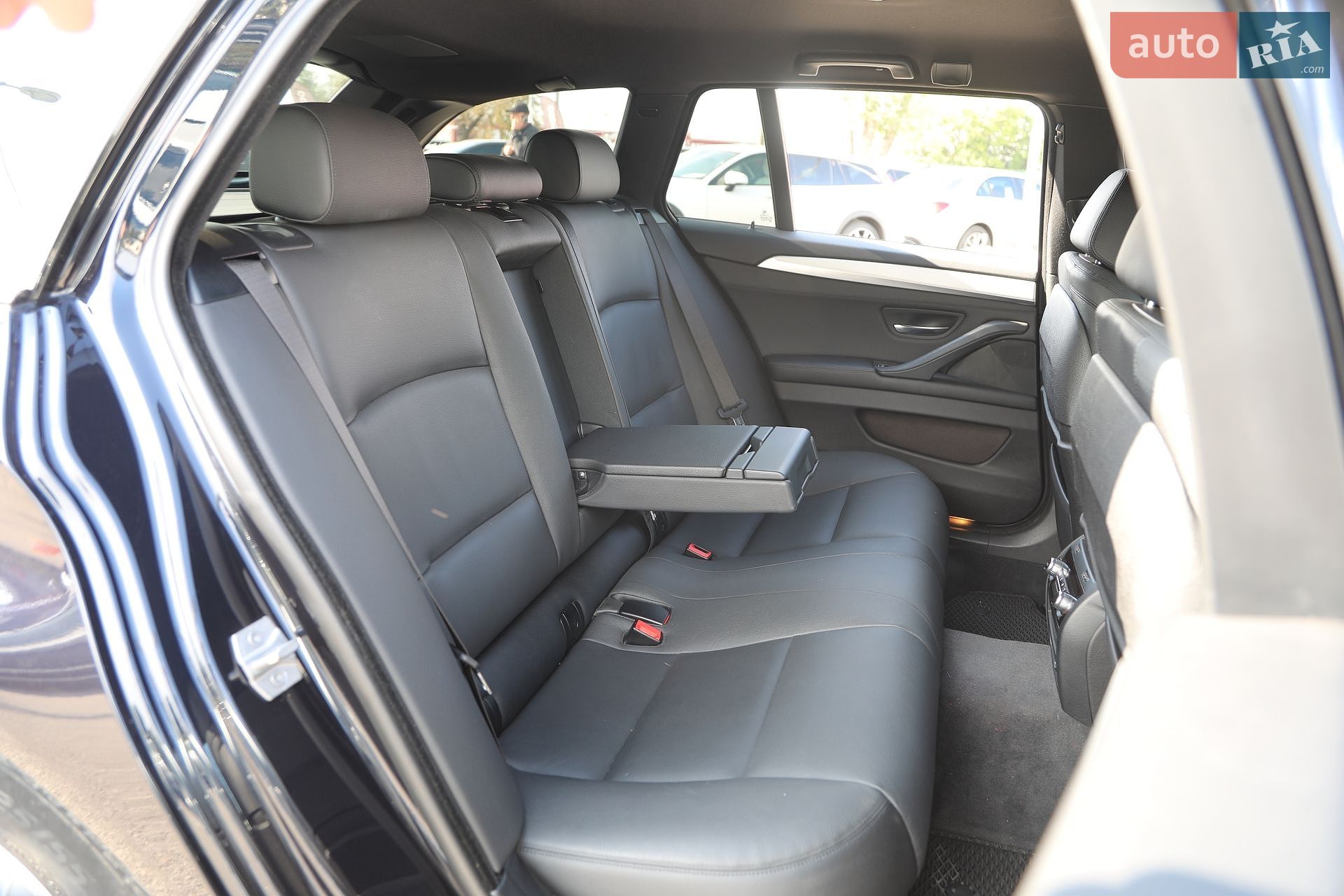 BMW 5 Series 2016 VIN WBA5K31030G586536 фото оголошення 9 з 32