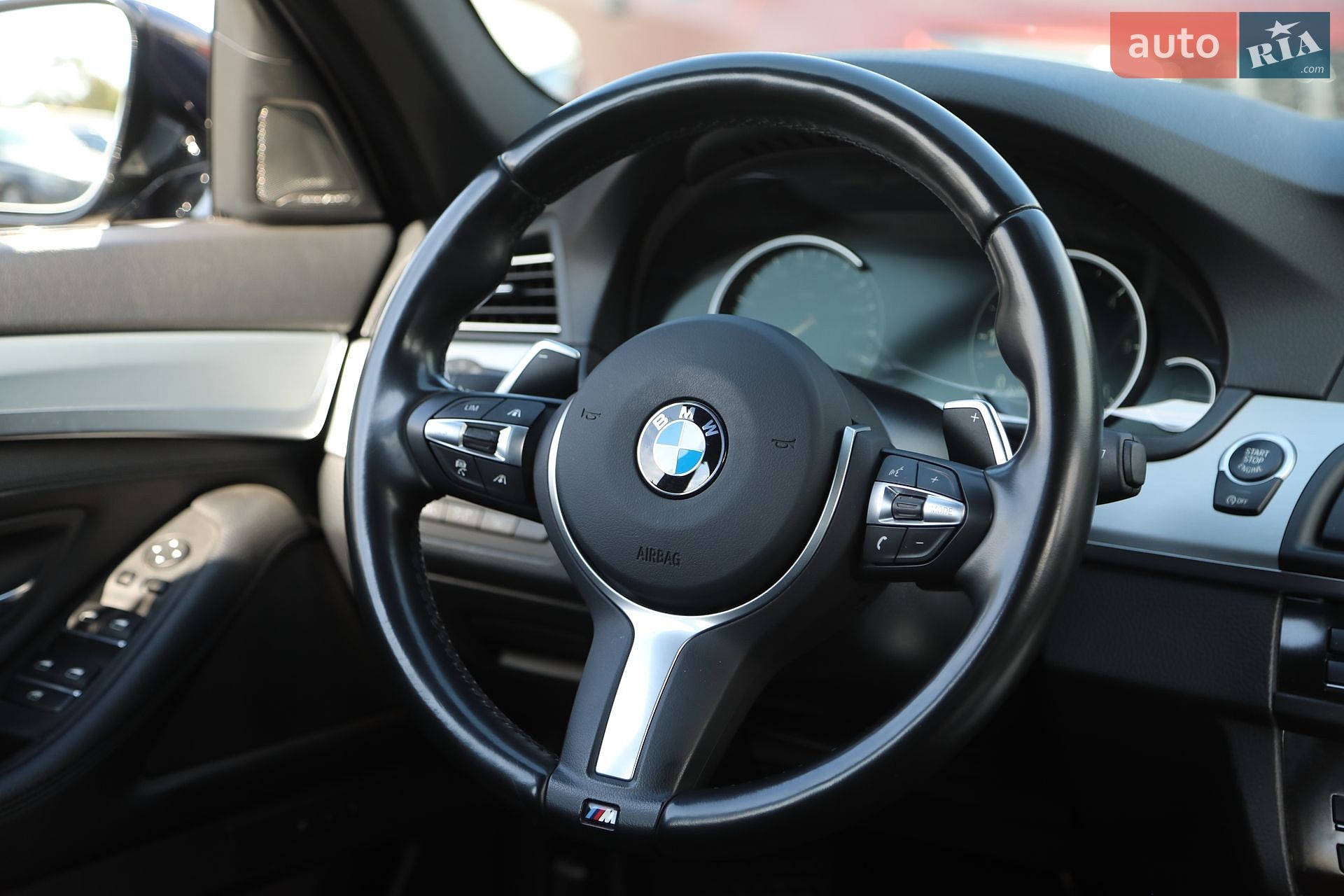 BMW 5 Series 2016 VIN WBA5K31030G586536 фото оголошення 14 з 32